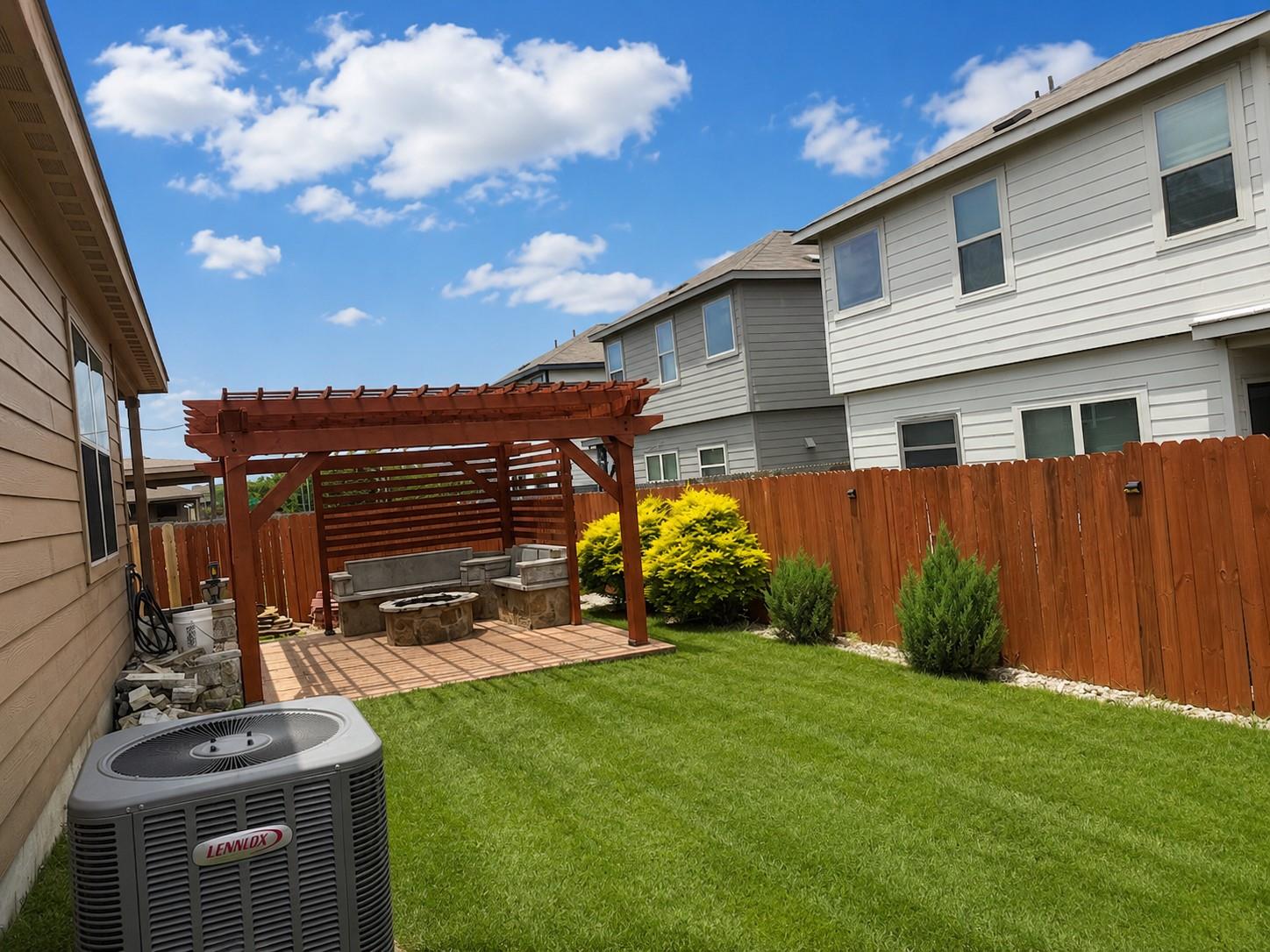 128 Robertson Ln, Jarrell, TX 76537