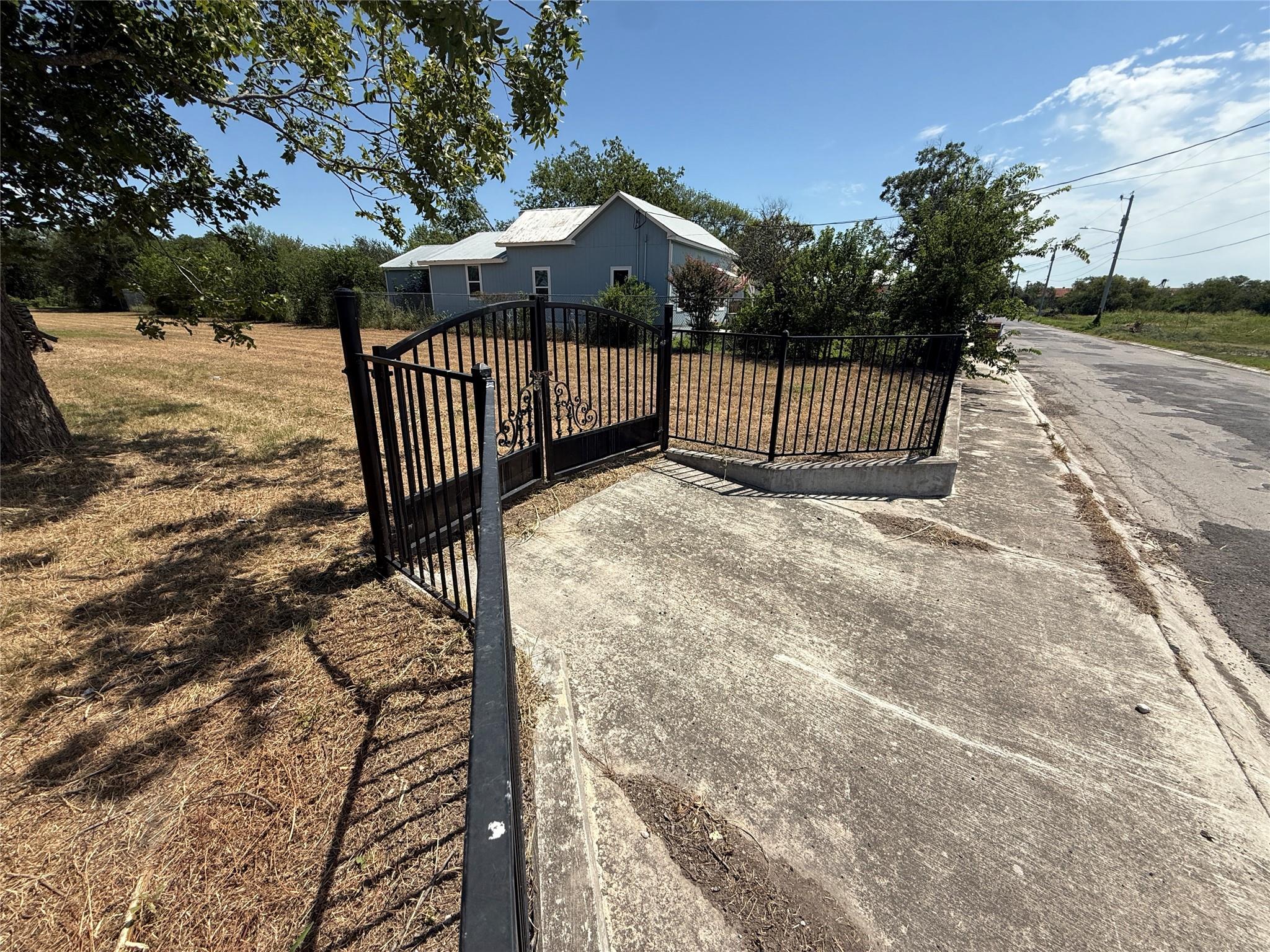 Lot 7 W Seideman St, Seguin, TX 78155