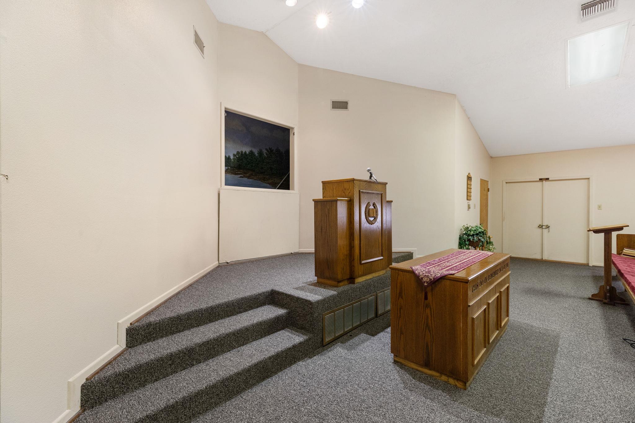 345 W Bell Ave, Rockdale, TX 76567