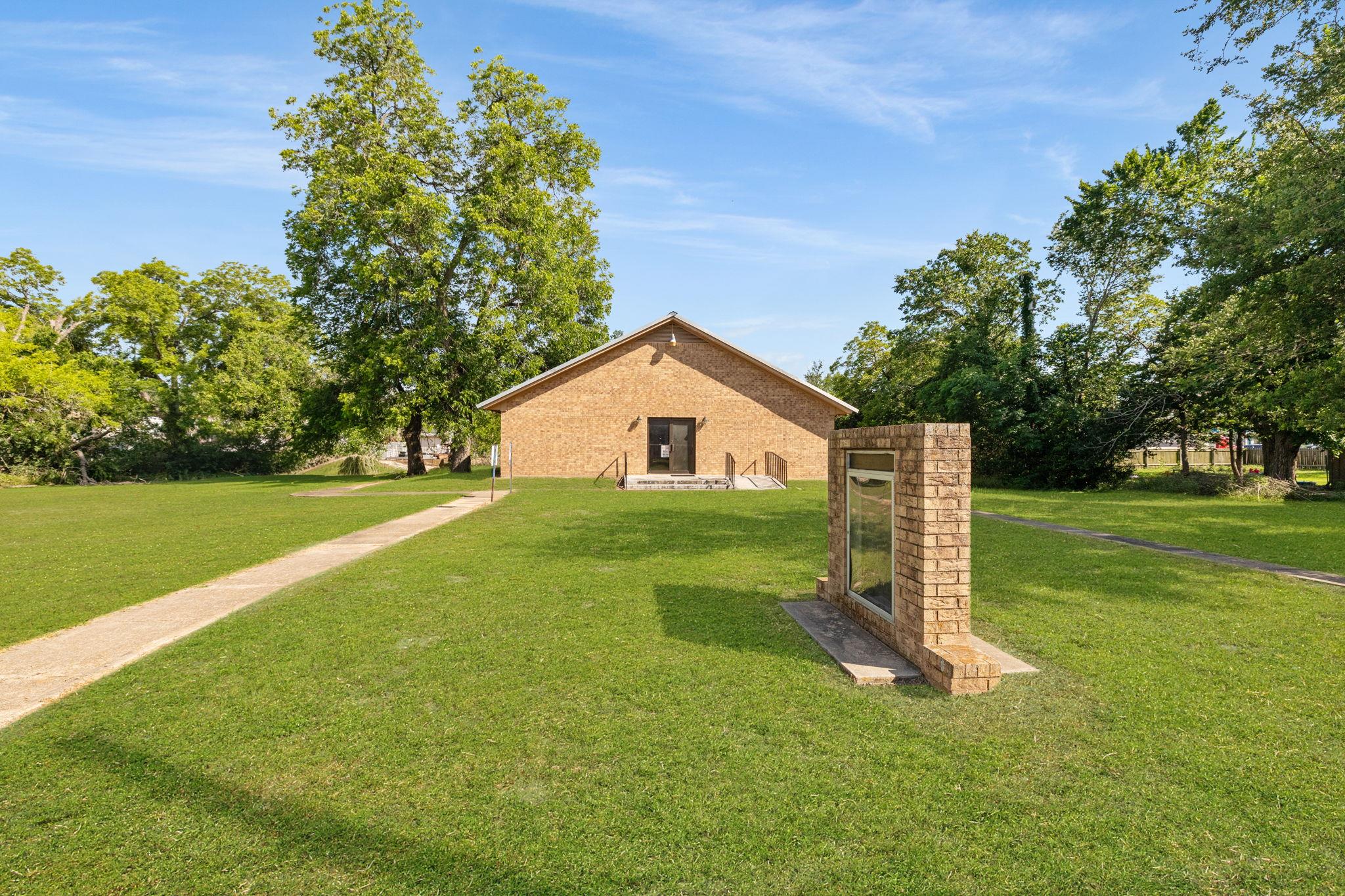 345 W Bell Ave, Rockdale, TX 76567