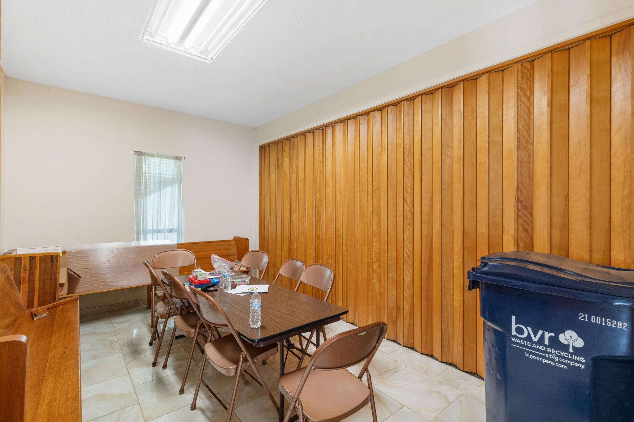 345 W Bell Ave, Rockdale, TX 76567