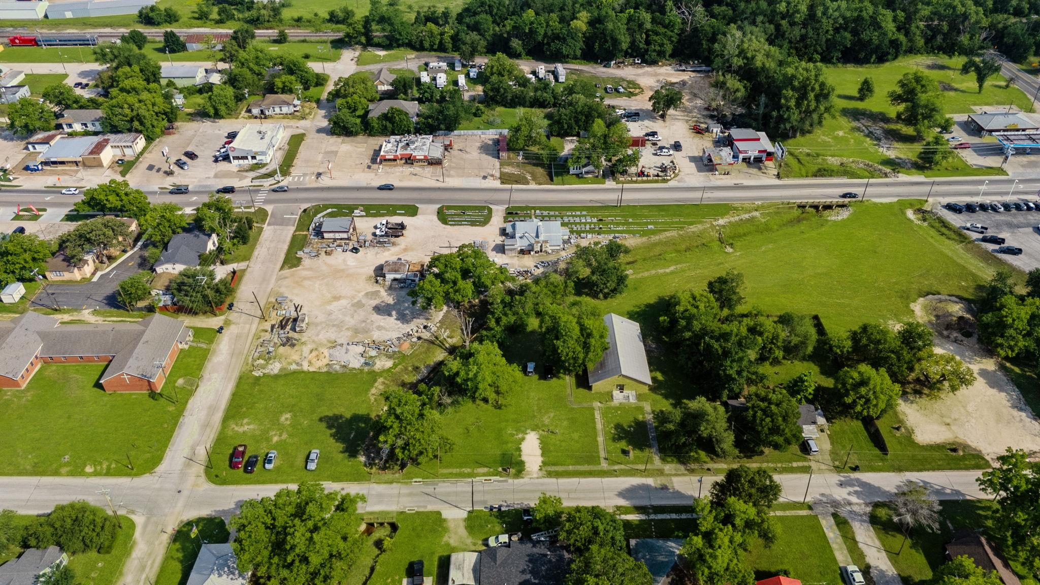 345 W Bell Ave, Rockdale, TX 76567