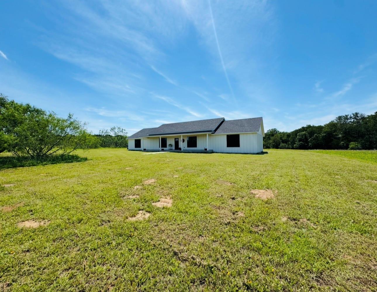 1294 Private Road 7037, Lexington, TX 78947