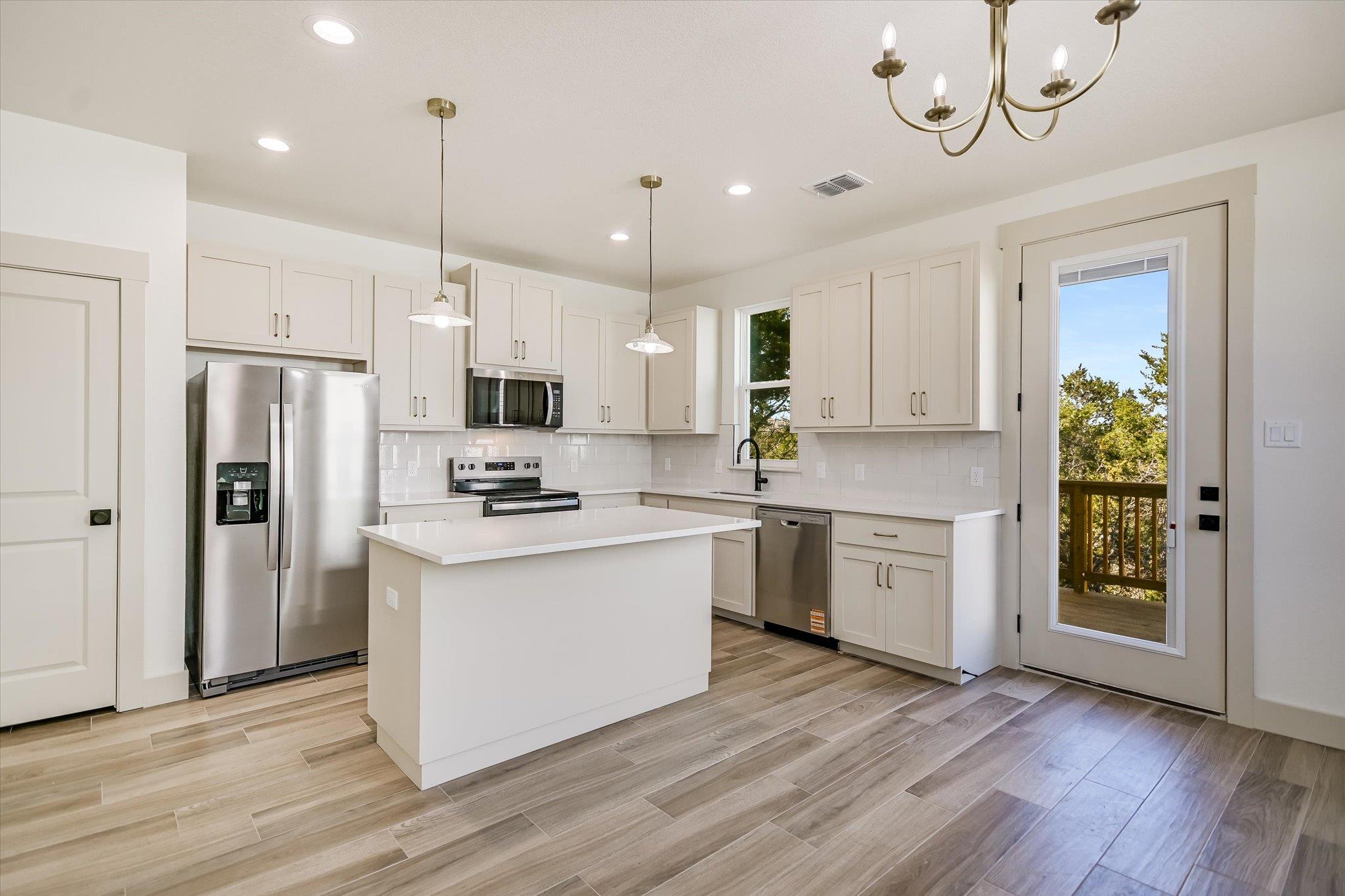 424 SHADY BLUFF Dr, Wimberley, TX 78676