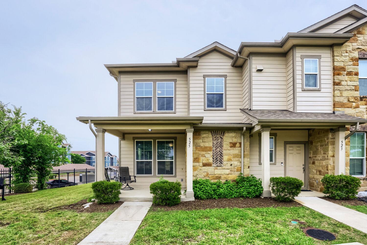 525 N Heatherwilde Blvd, Pflugerville, TX 78660
