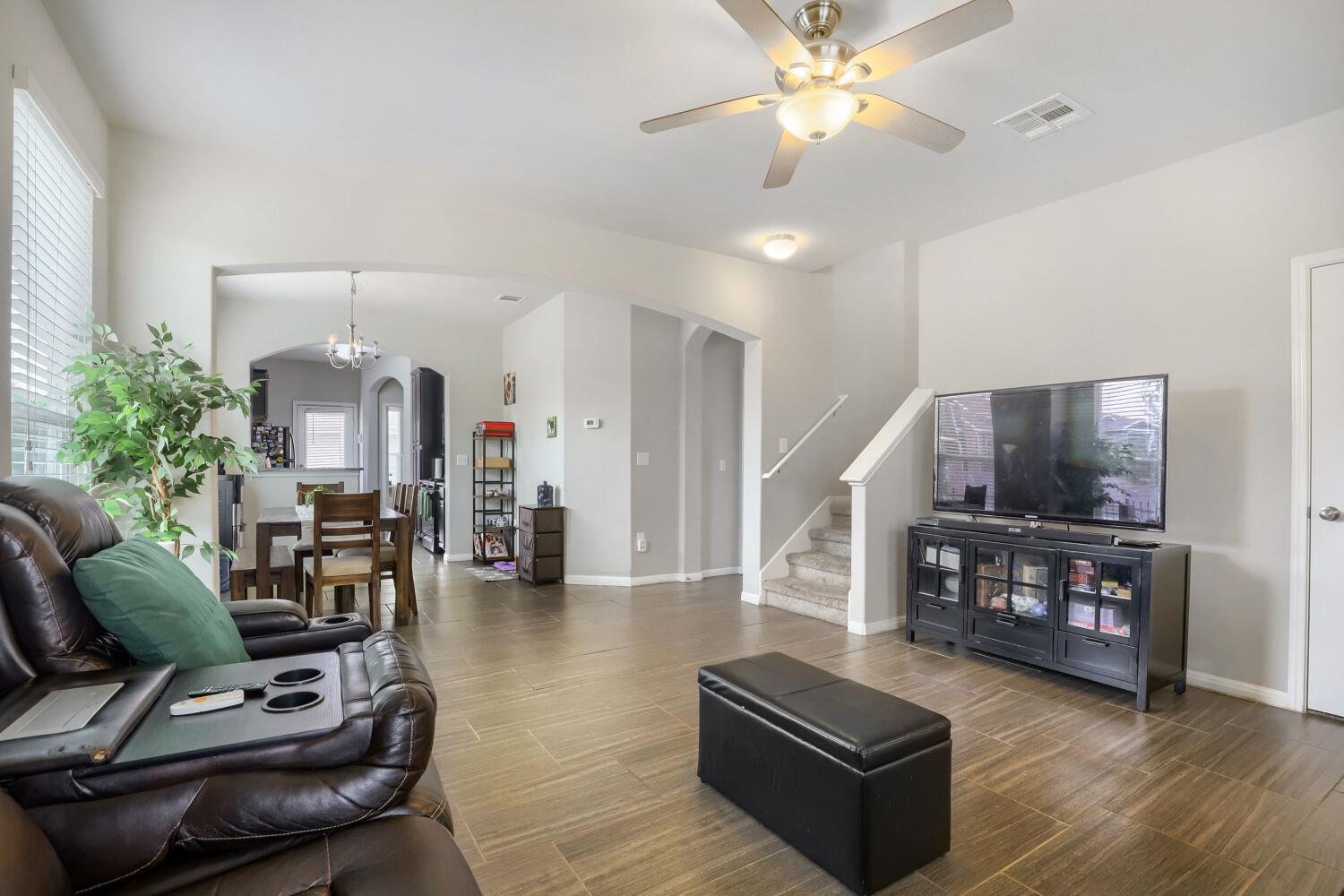 525 N Heatherwilde Blvd, Pflugerville, TX 78660