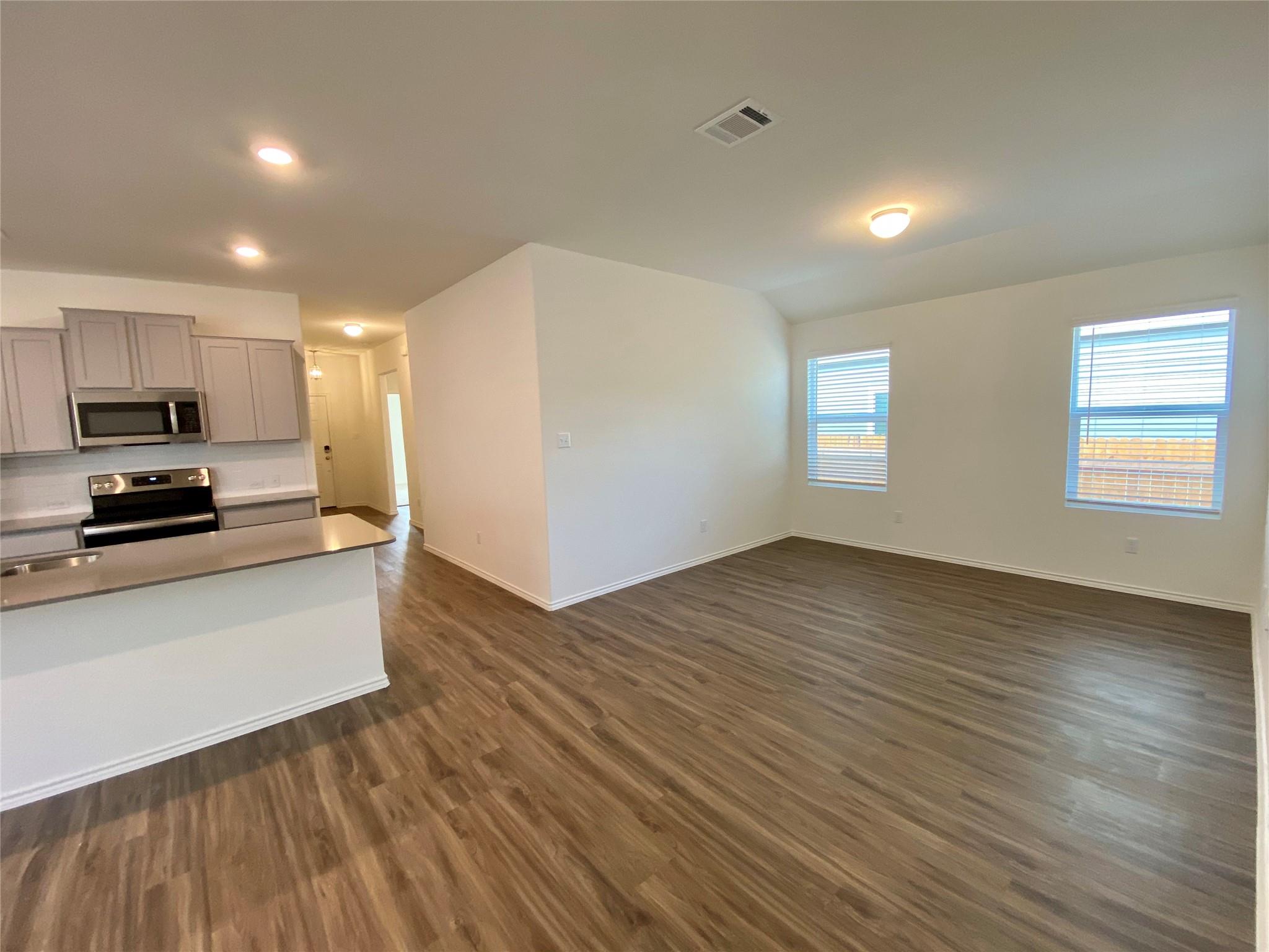 204 Meaningful Dr, Jarrell, TX 76537