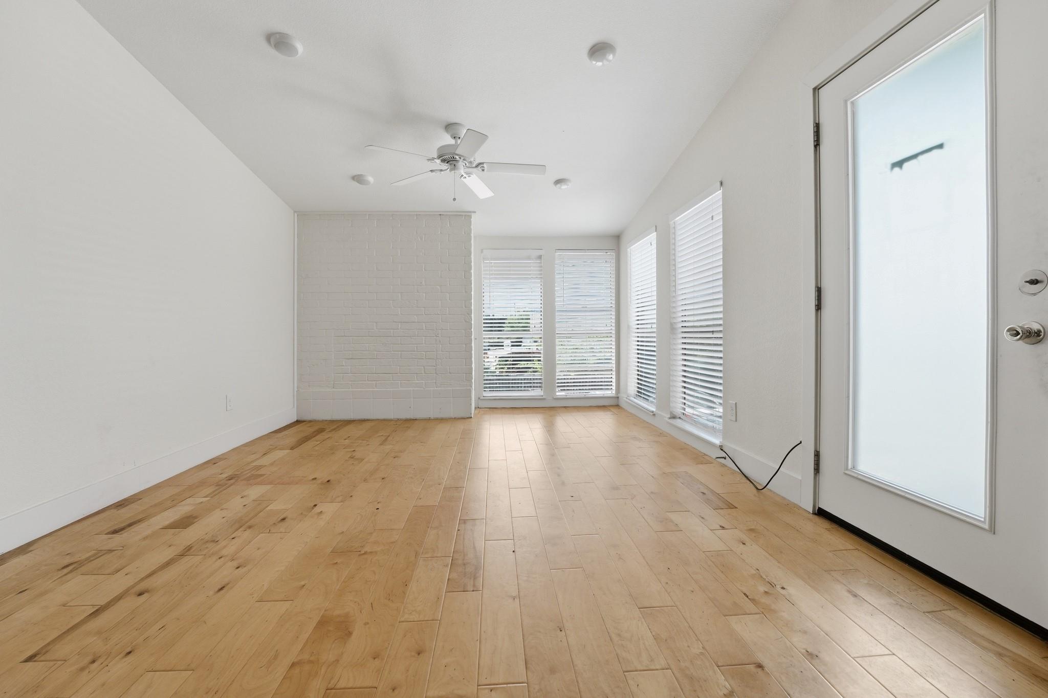 909 Reinli St # 240, Austin, TX 78751