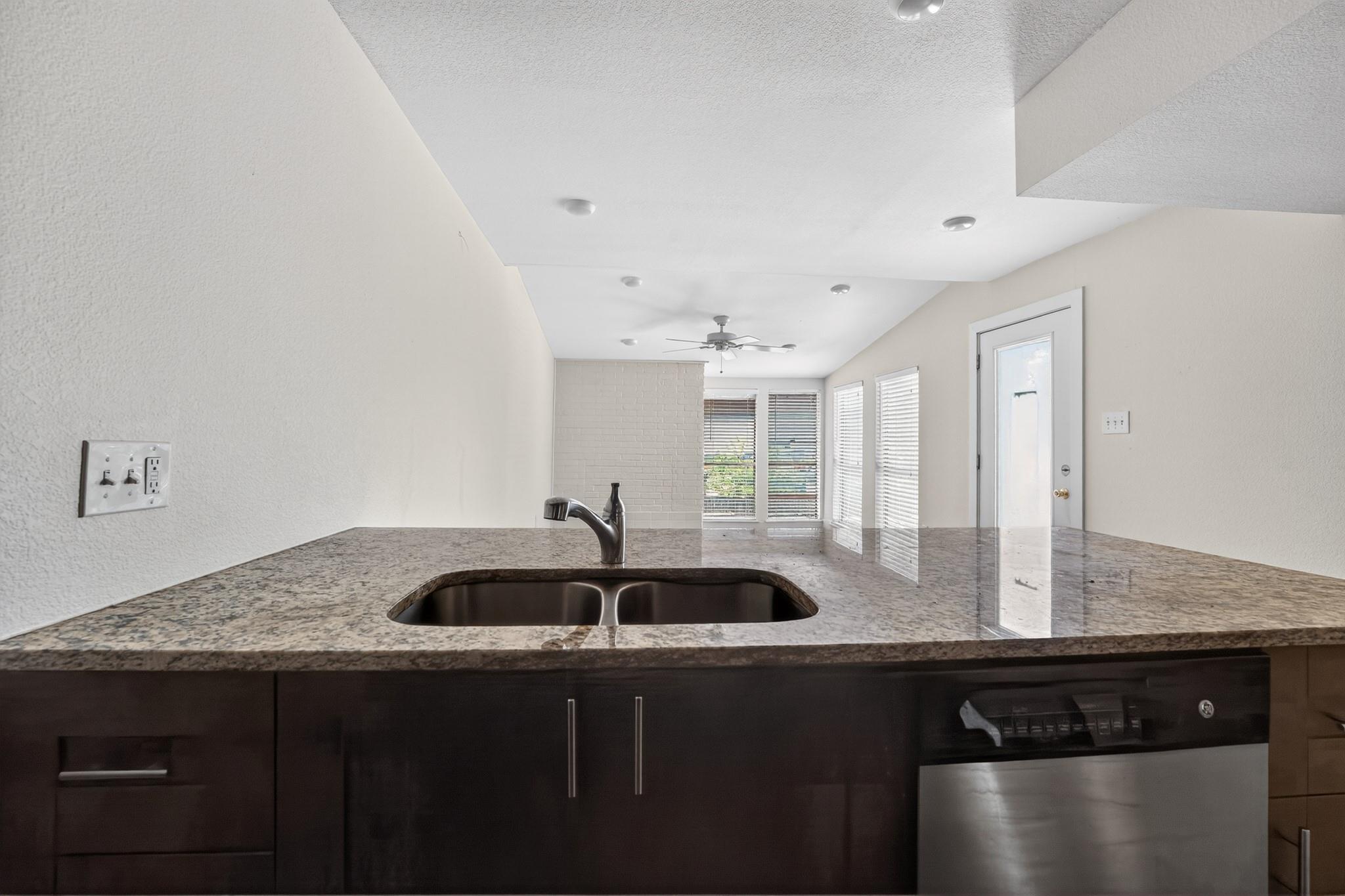 909 Reinli St # 240, Austin, TX 78751