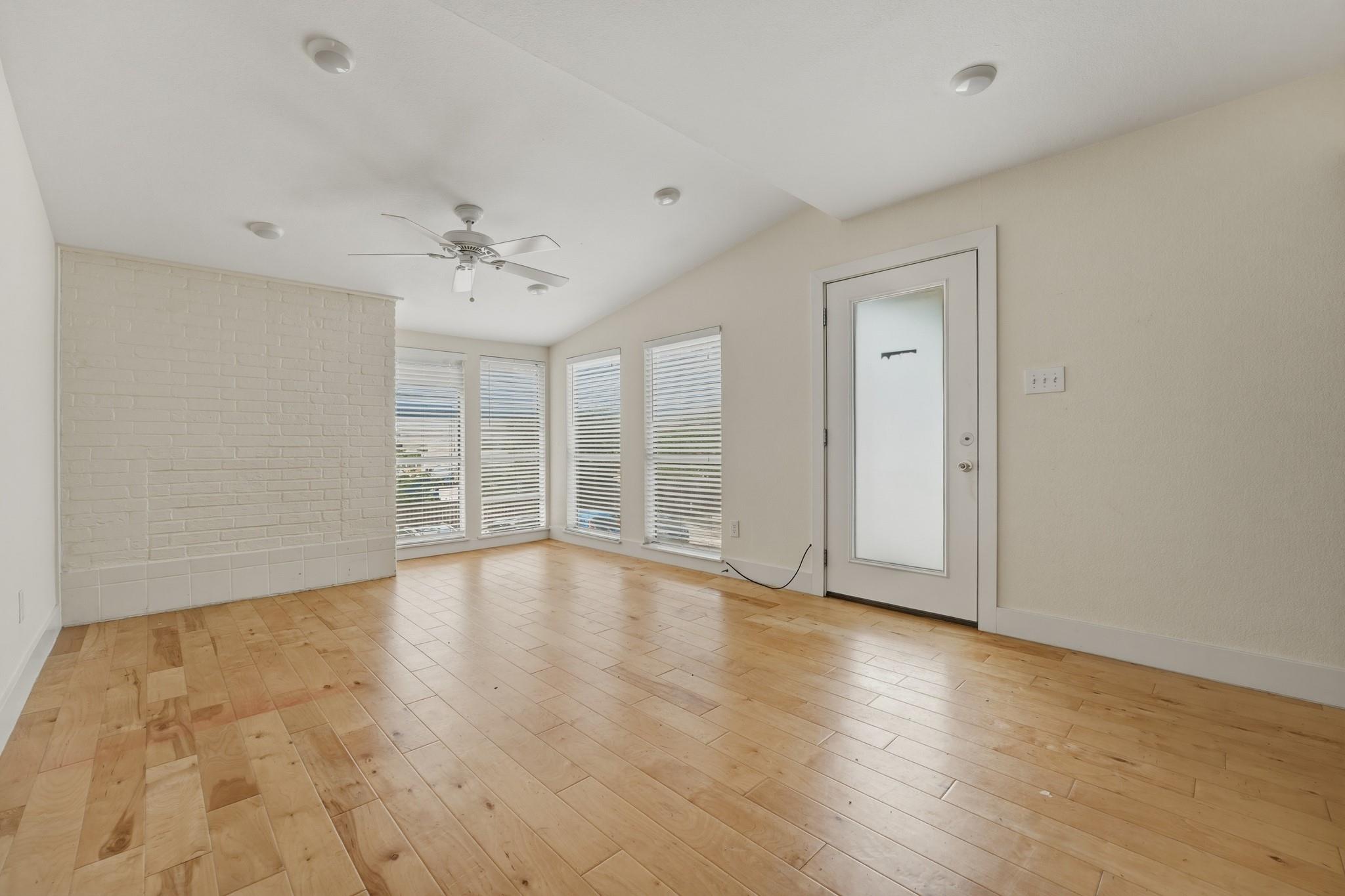 909 Reinli St # 240, Austin, TX 78751