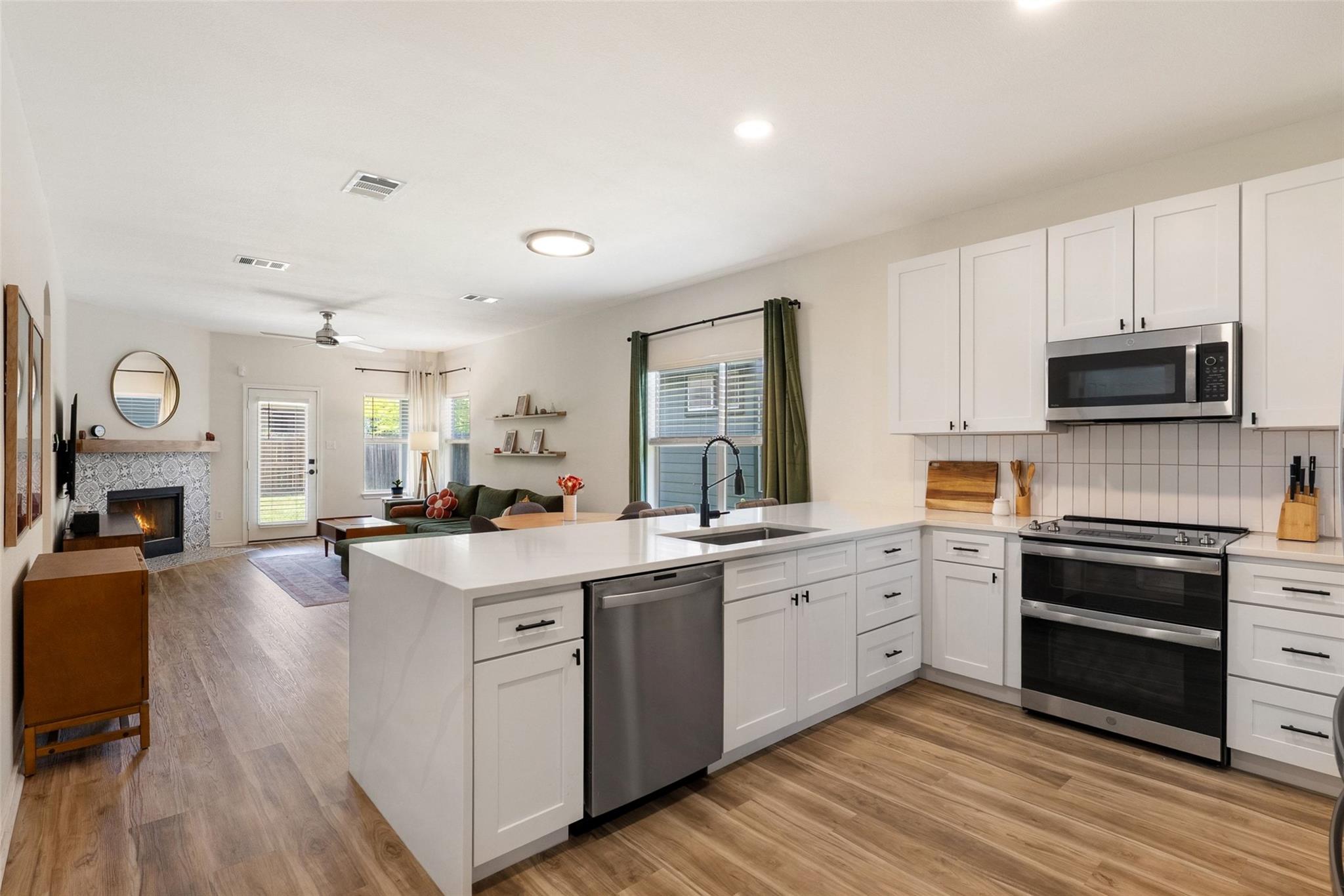 9402 Brents Elm Dr, Austin, TX 78744