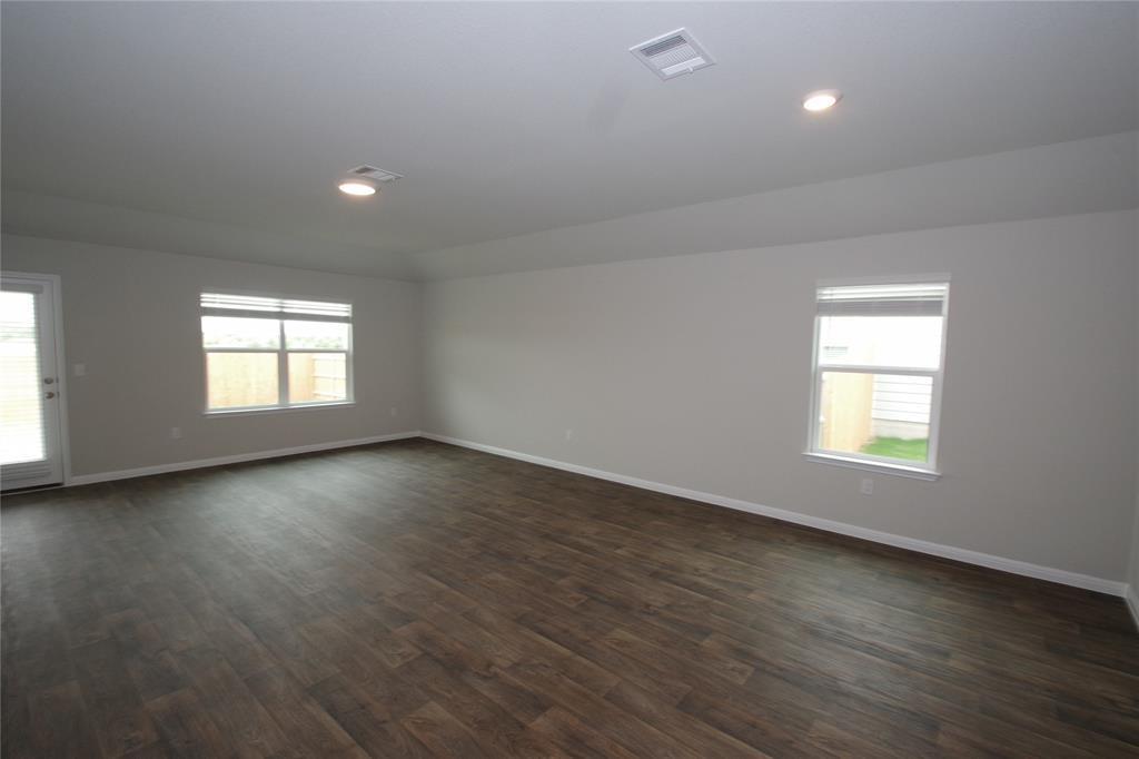 484 Dove Trl, Bertram, TX 78605