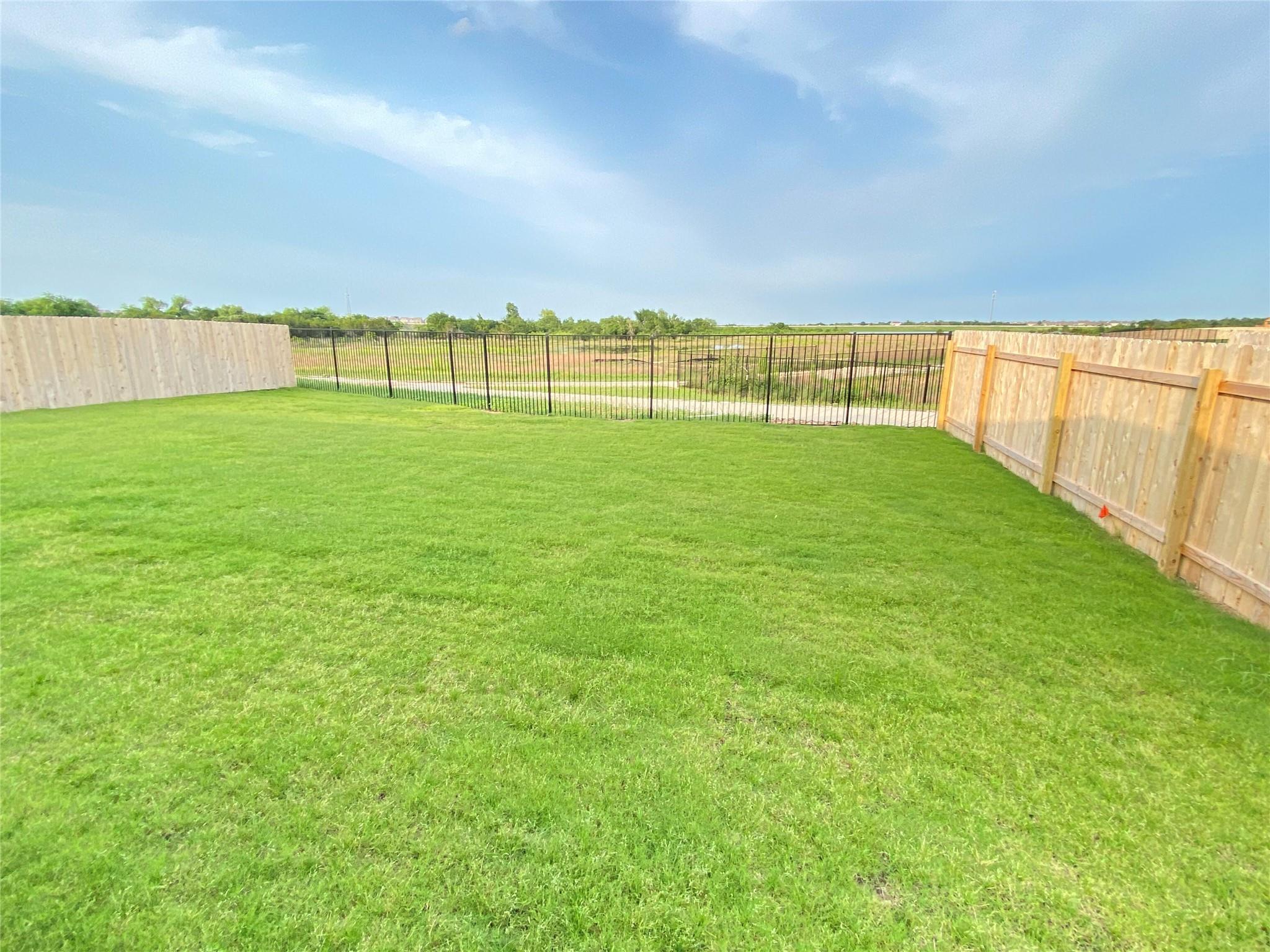 1400 Pickerel St, Leander, TX 78641