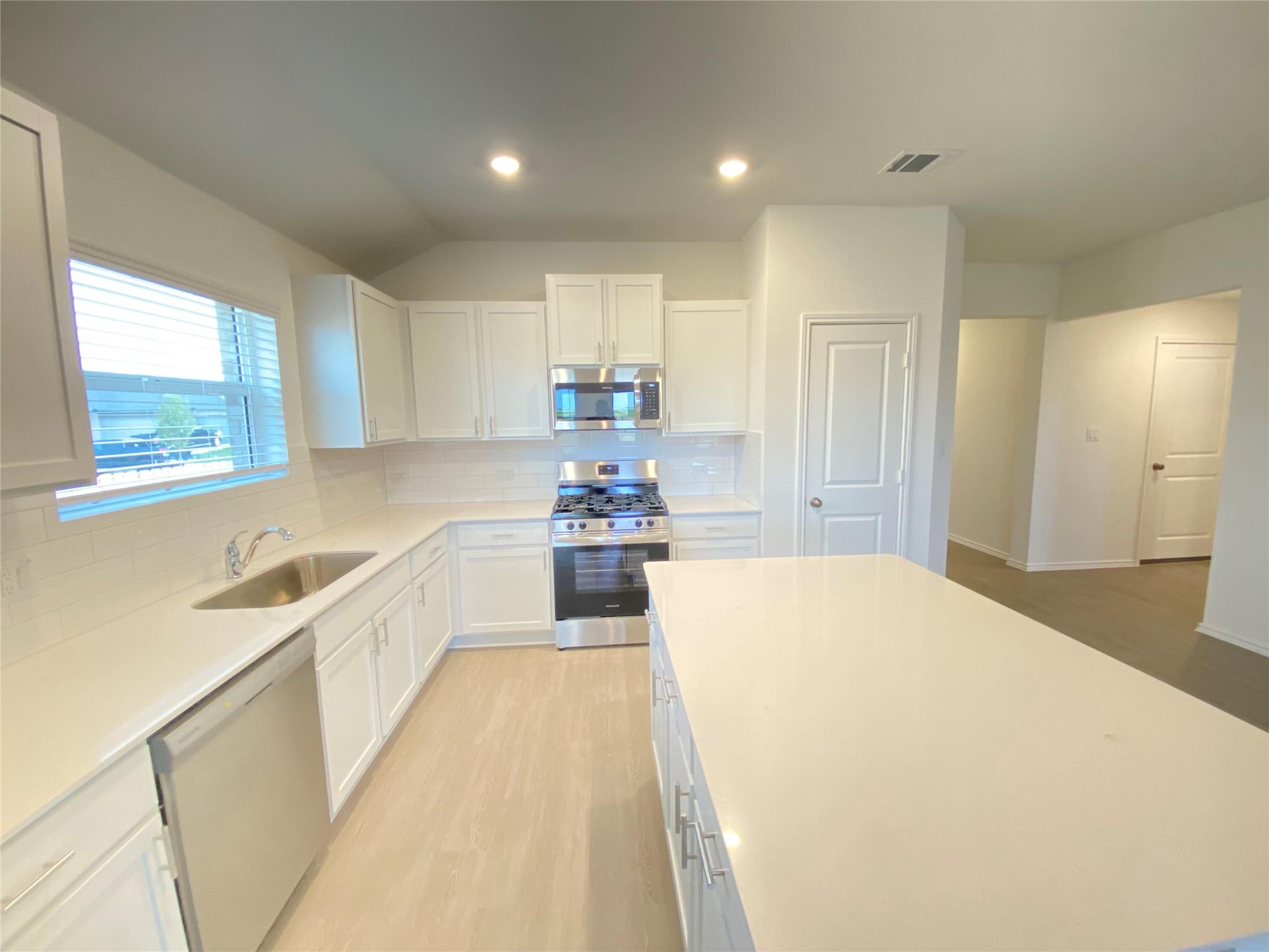1400 Pickerel St, Leander, TX 78641