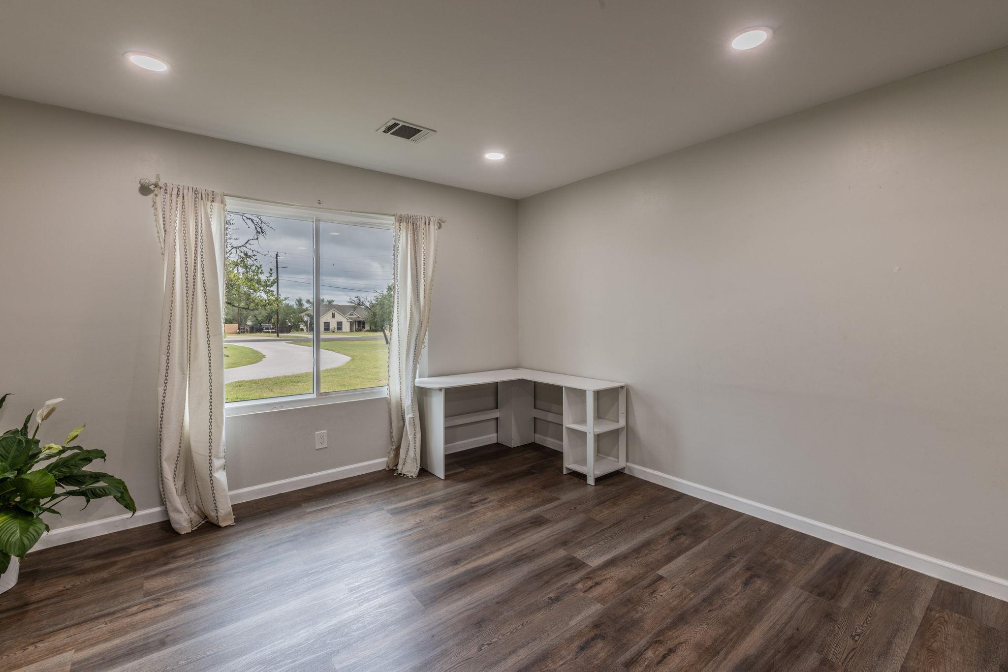 411 Carriage Oaks Dr, Liberty Hill, TX 78642