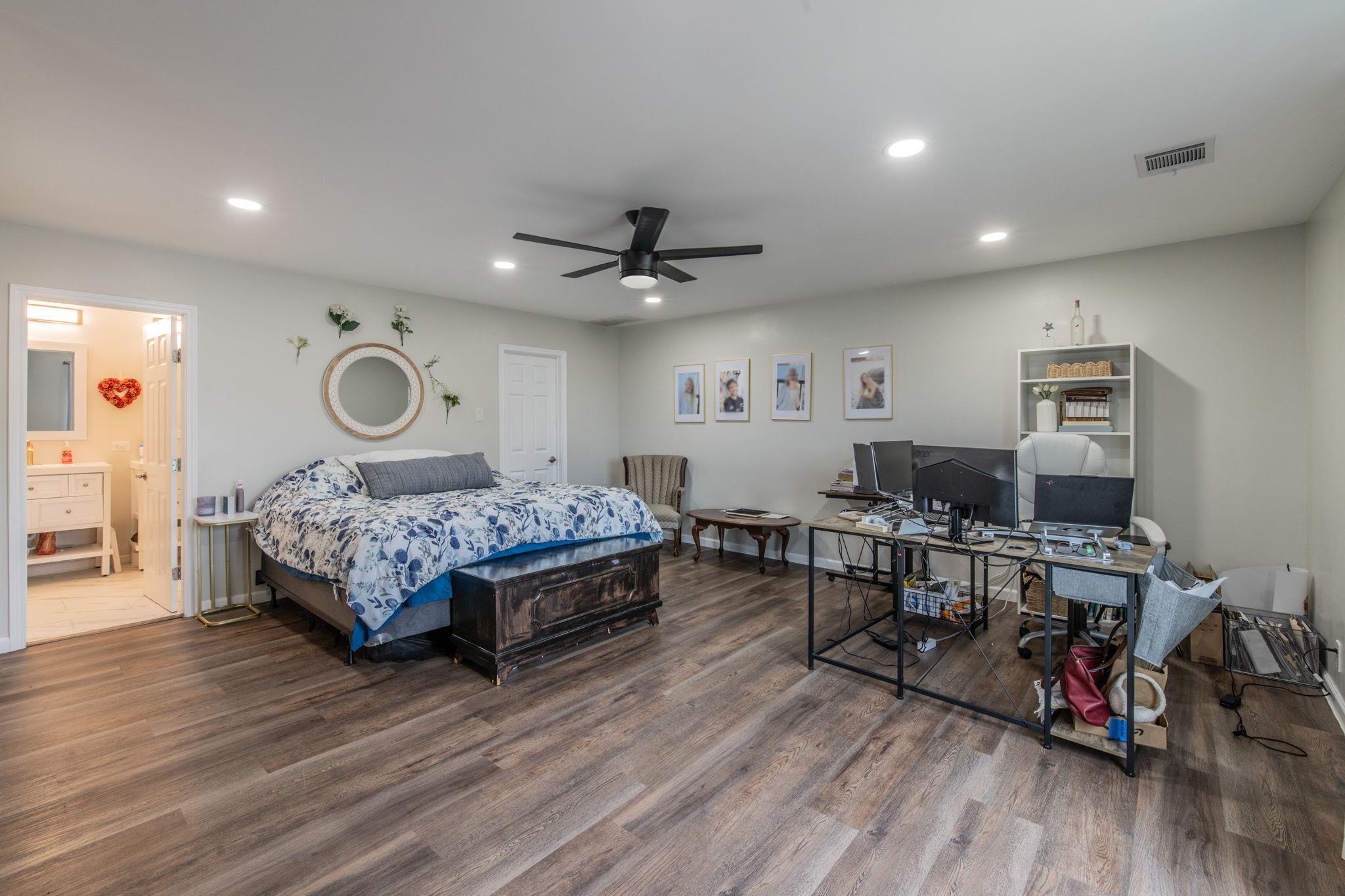 411 Carriage Oaks Dr, Liberty Hill, TX 78642