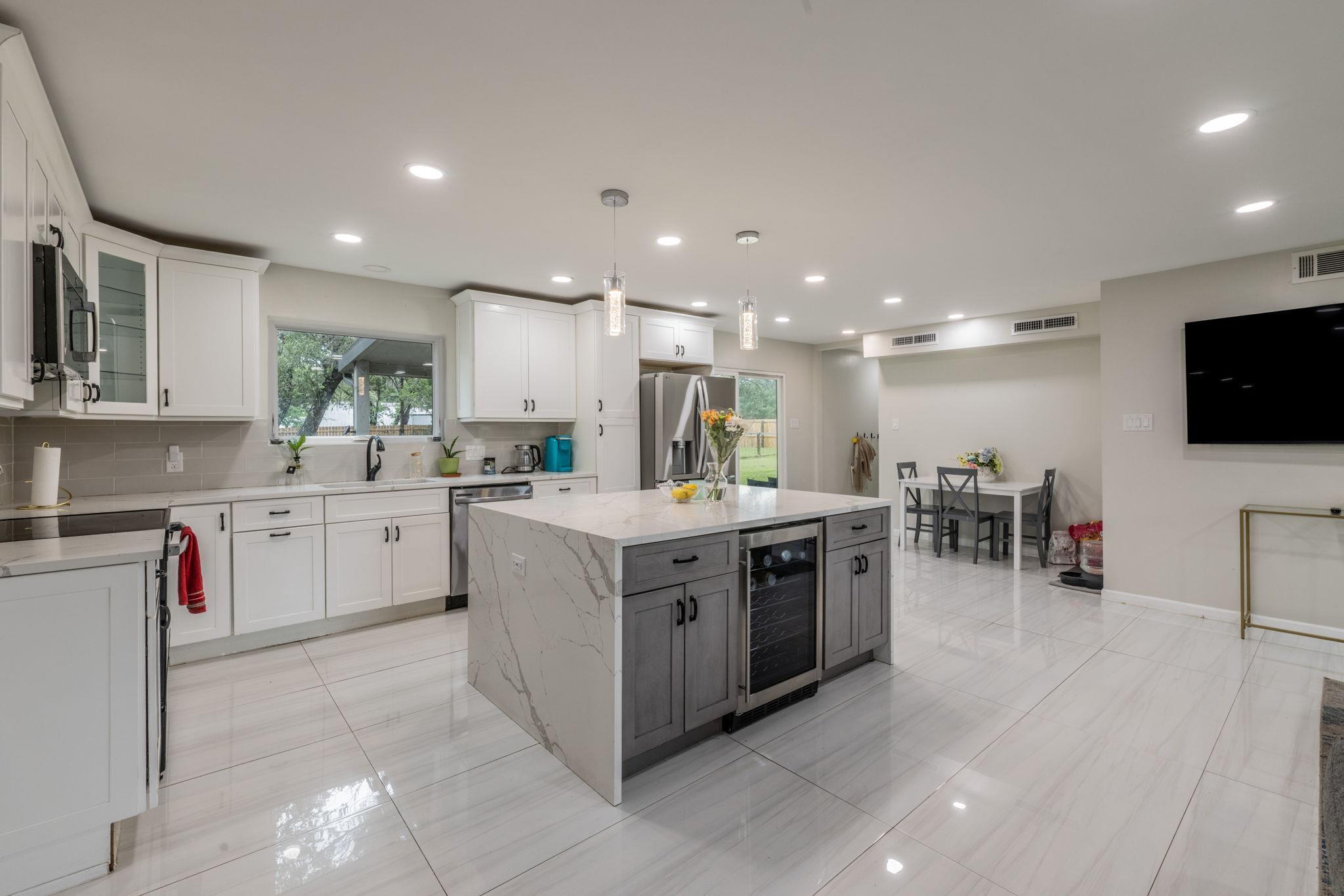 411 Carriage Oaks Dr, Liberty Hill, TX 78642