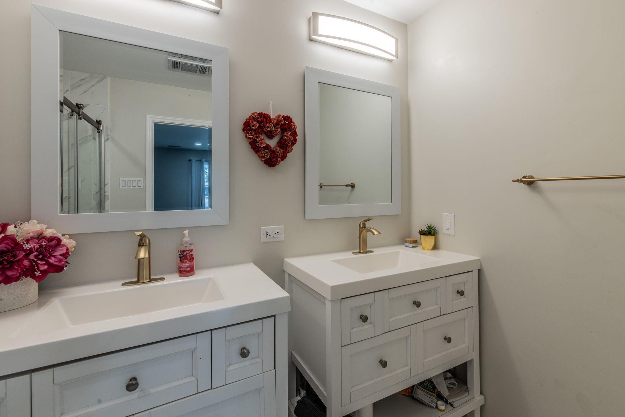 411 Carriage Oaks Dr, Liberty Hill, TX 78642