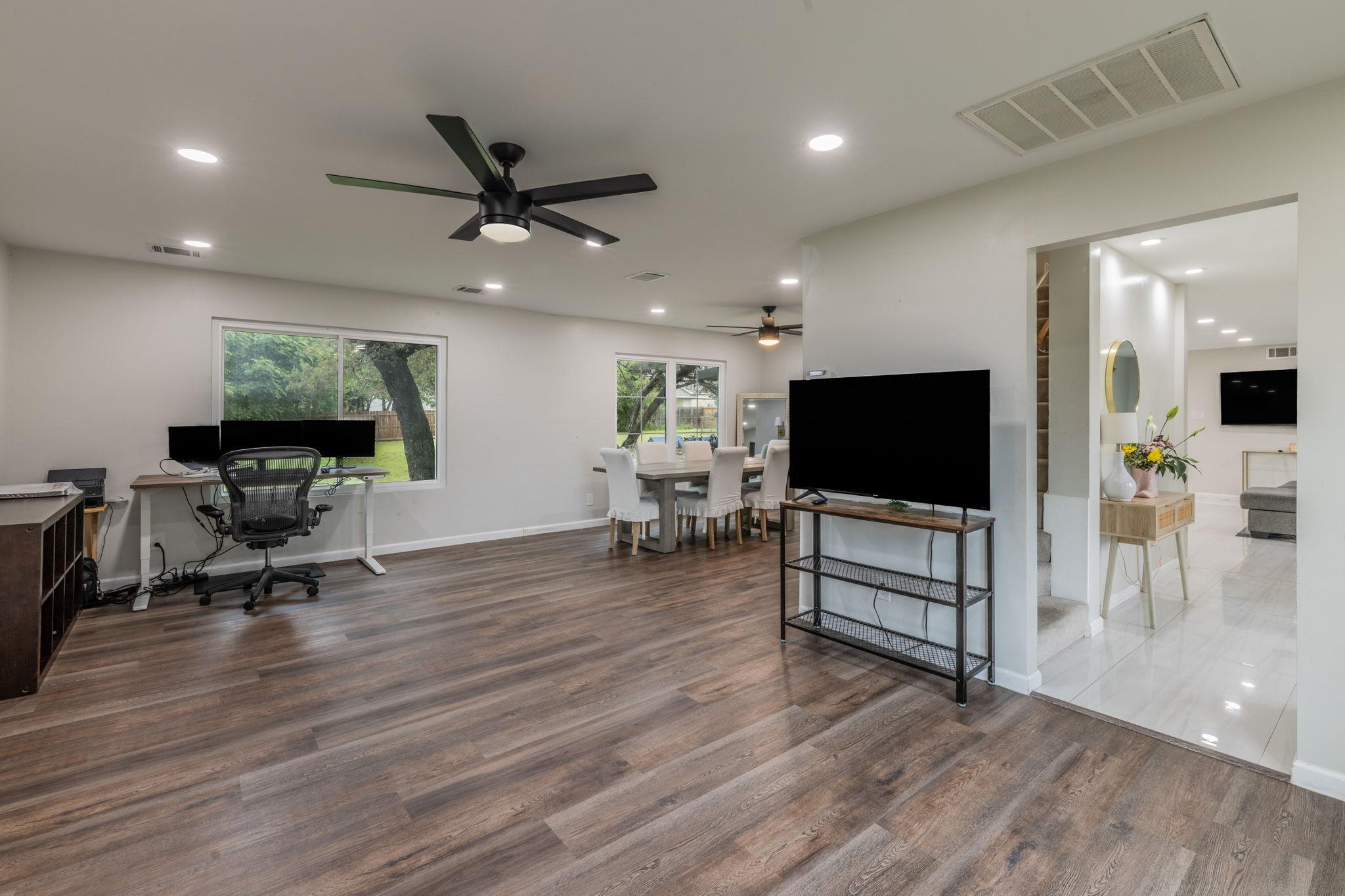 411 Carriage Oaks Dr, Liberty Hill, TX 78642