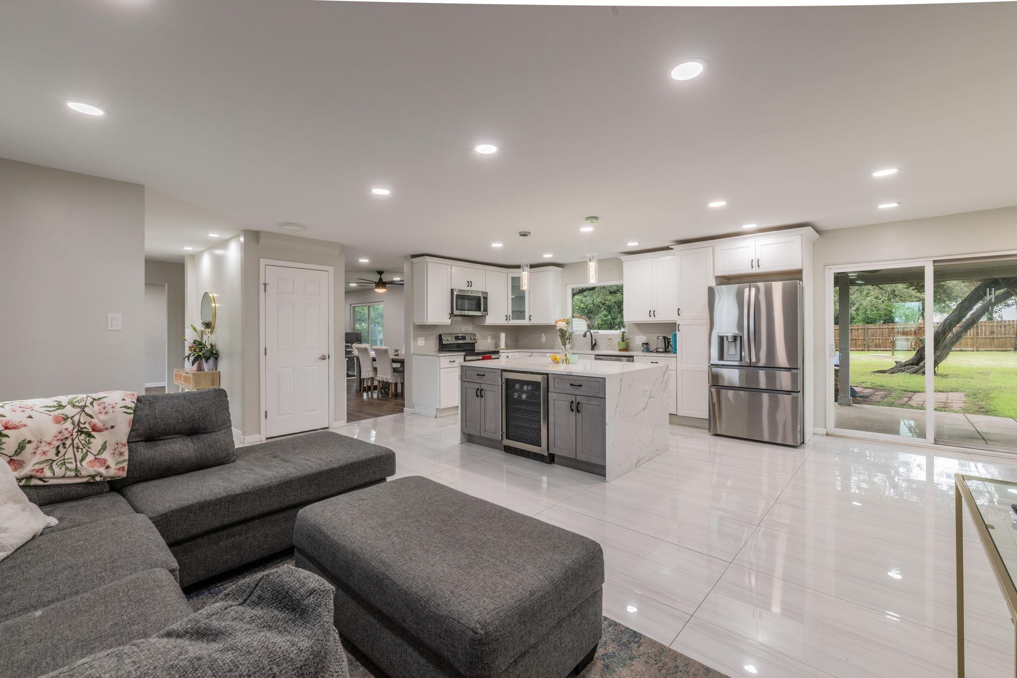 411 Carriage Oaks Dr, Liberty Hill, TX 78642