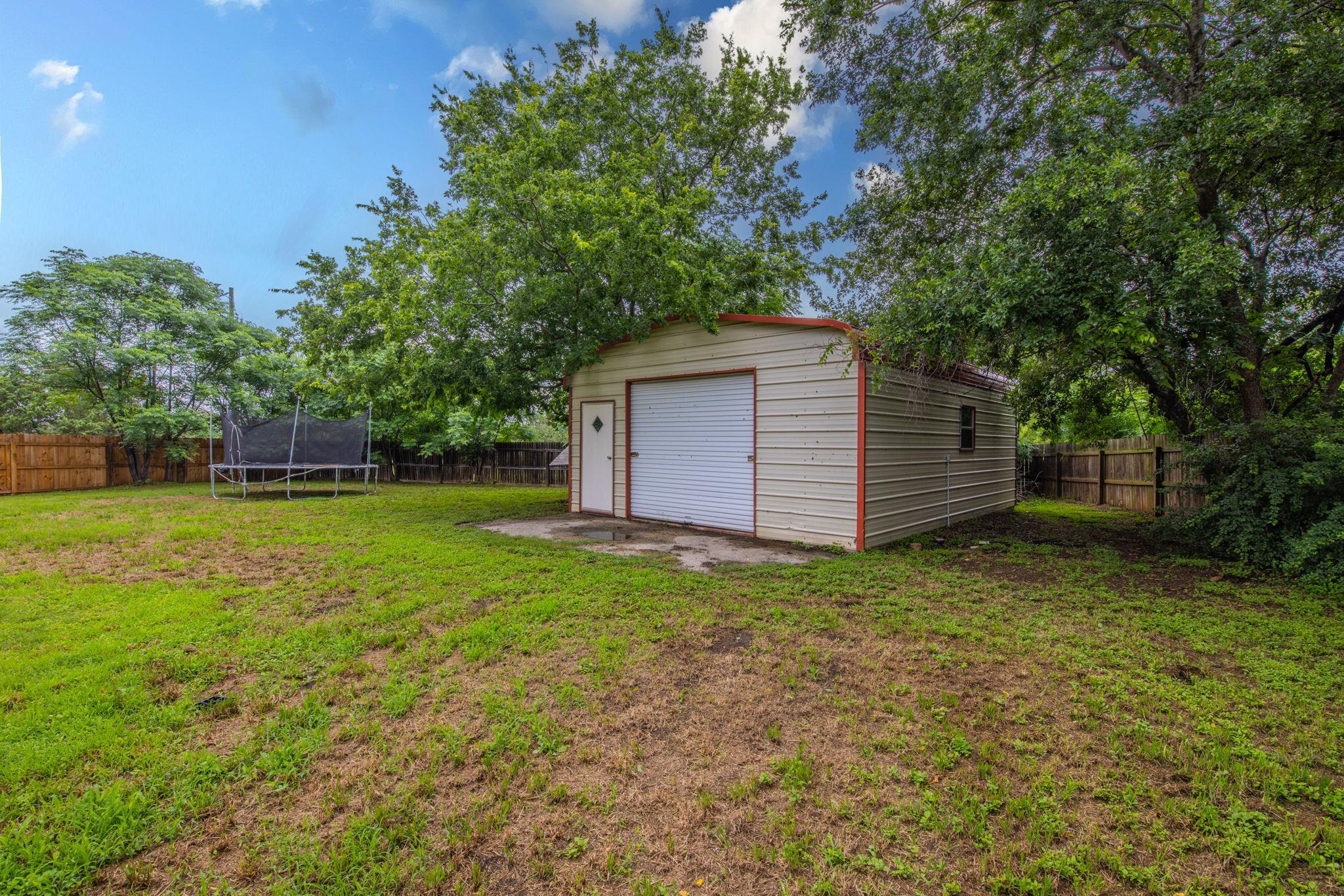 411 Carriage Oaks Dr, Liberty Hill, TX 78642
