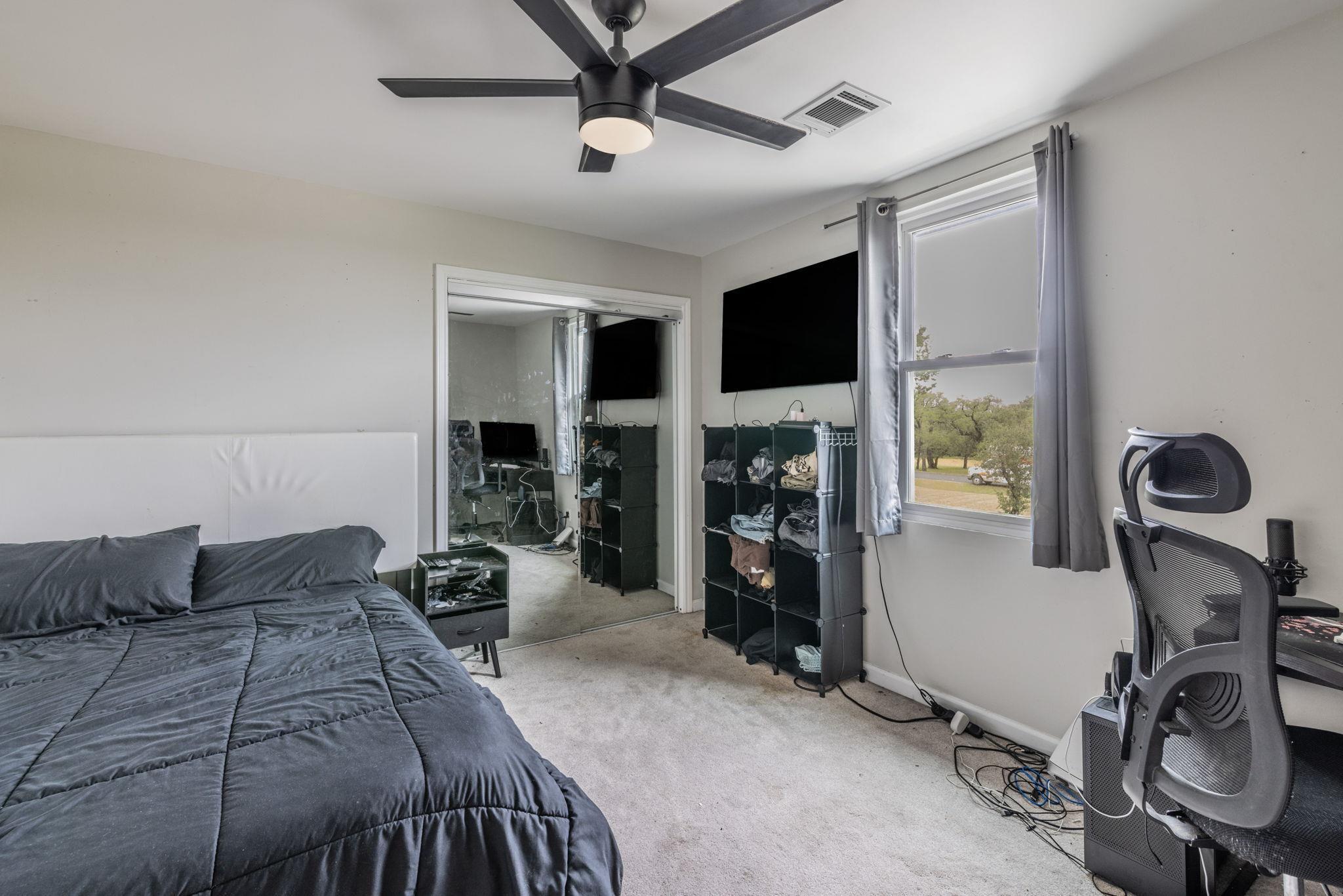 411 Carriage Oaks Dr, Liberty Hill, TX 78642