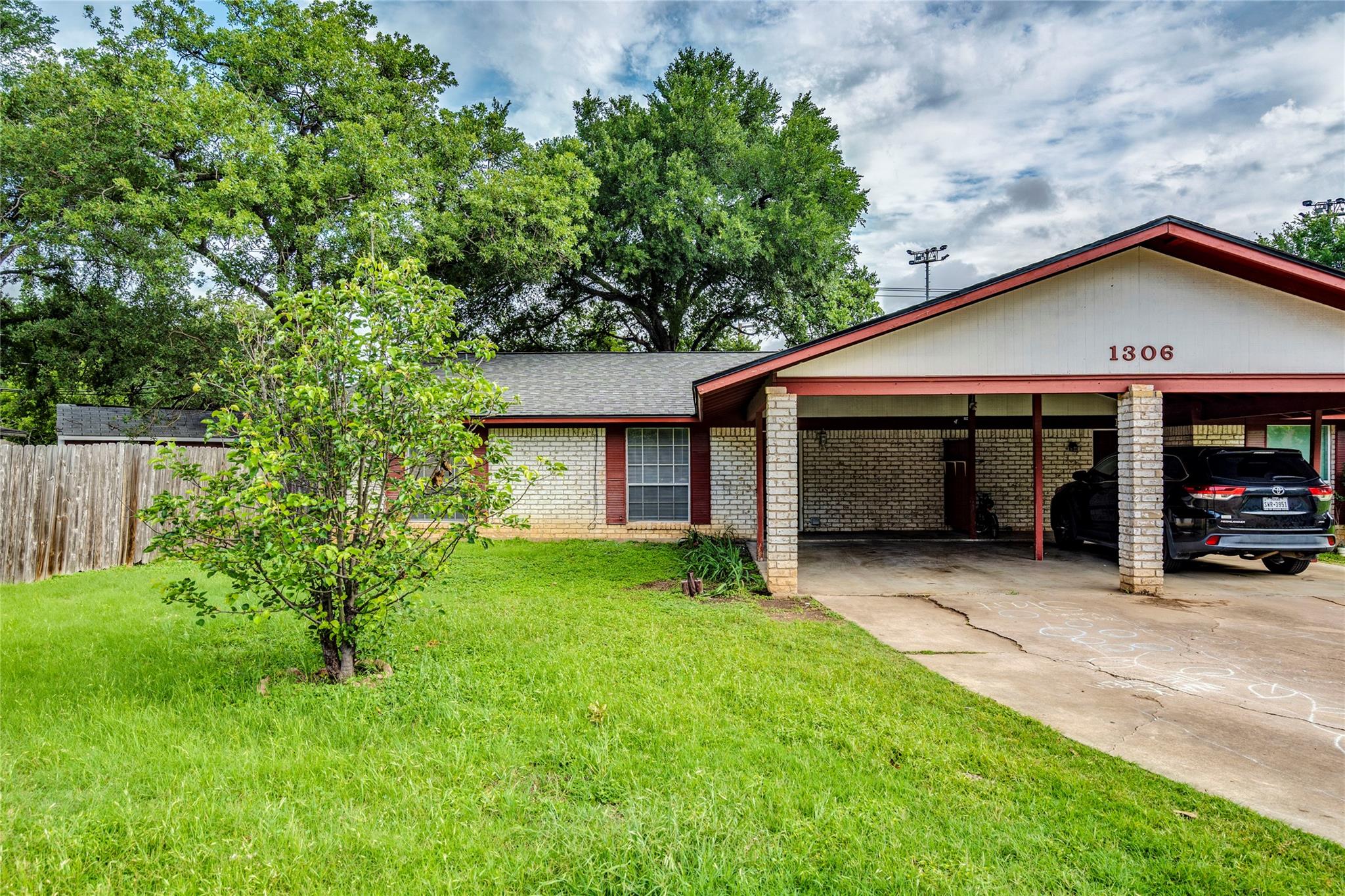 1306 Glenda Dr # A, Round Rock, TX 78681