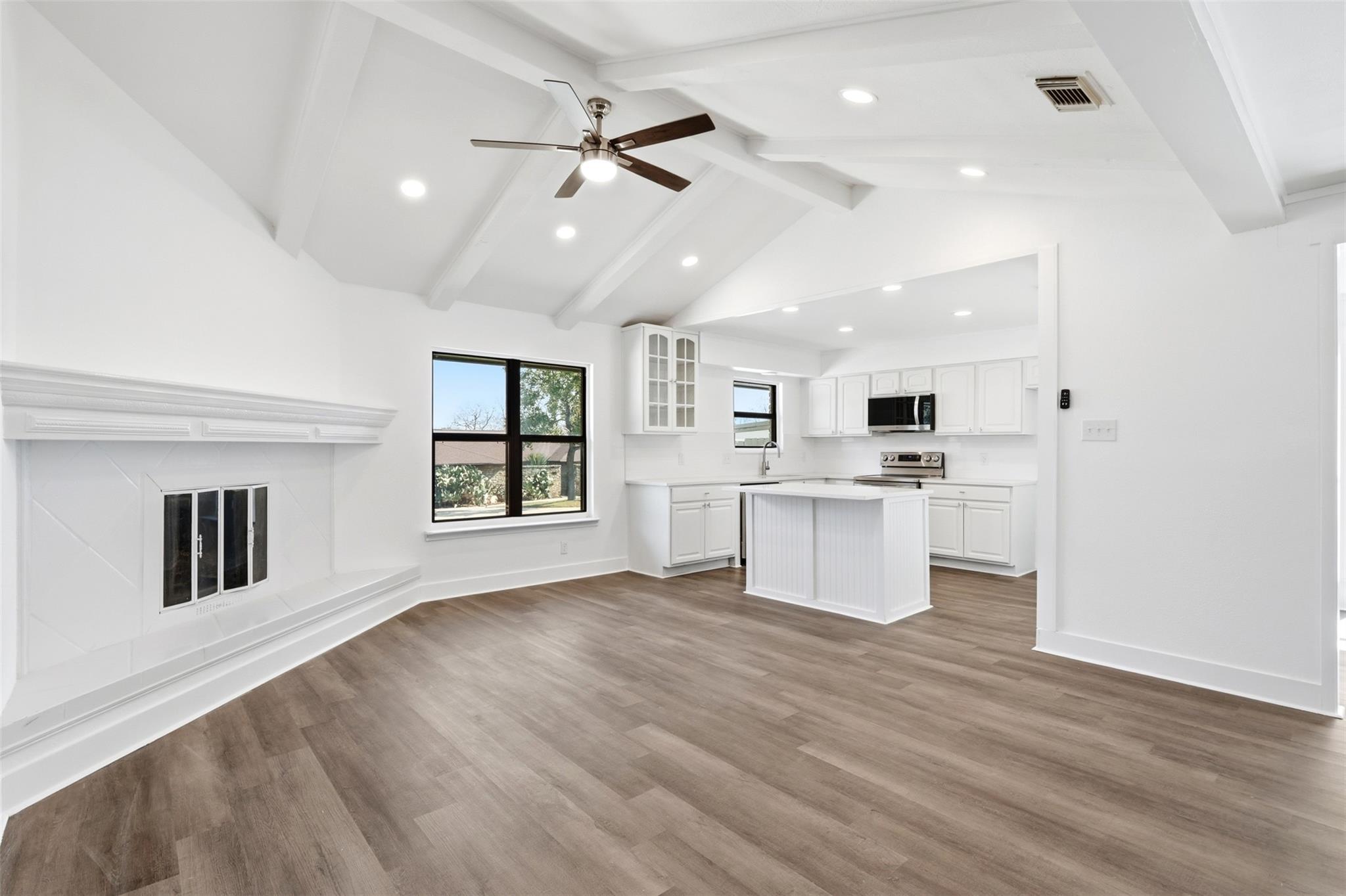 100 Howard Dr, Schertz, TX 78154