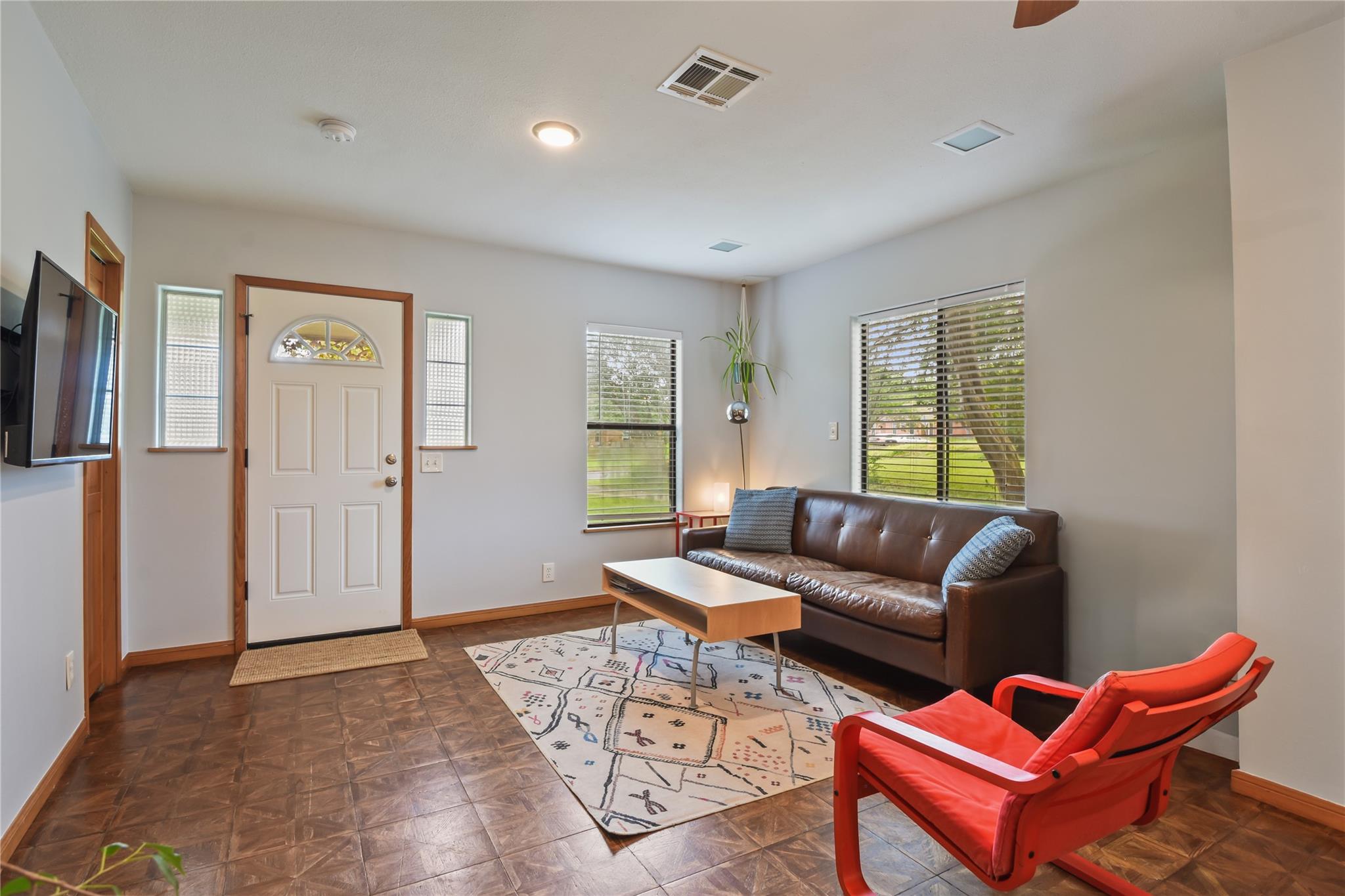 528 Old Mcdade Rd, Elgin, TX 78621