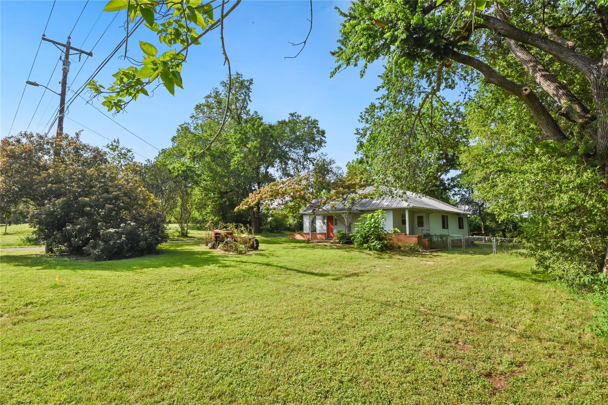528 Old Mcdade Rd, Elgin, TX 78621