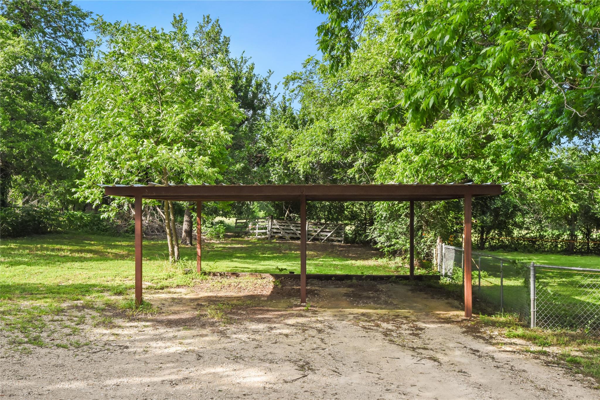 528 Old Mcdade Rd, Elgin, TX 78621