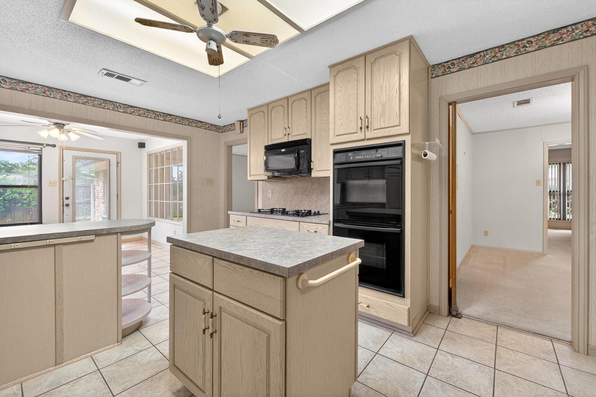 605 E Mary Jane Dr, Killeen, TX 76541