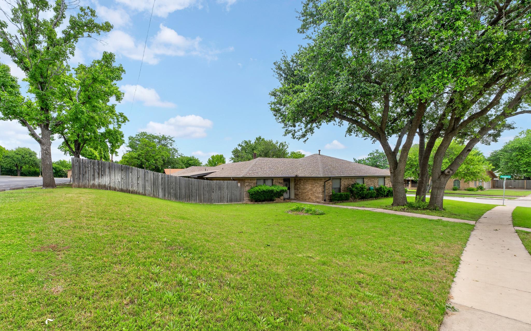 605 E Mary Jane Dr, Killeen, TX 76541
