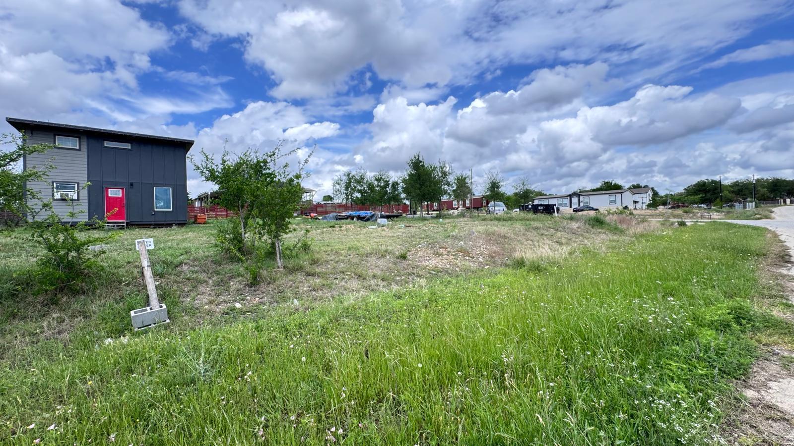 103 Crystal Cliffs Dr, Cedar Creek, TX 78612
