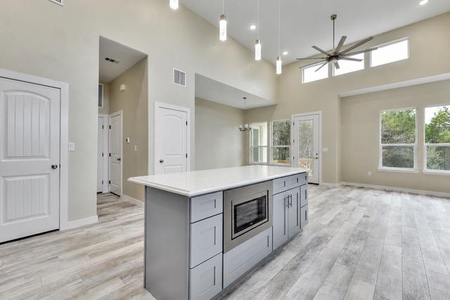 20401 Rockpark Ln, Lago Vista, TX 78645