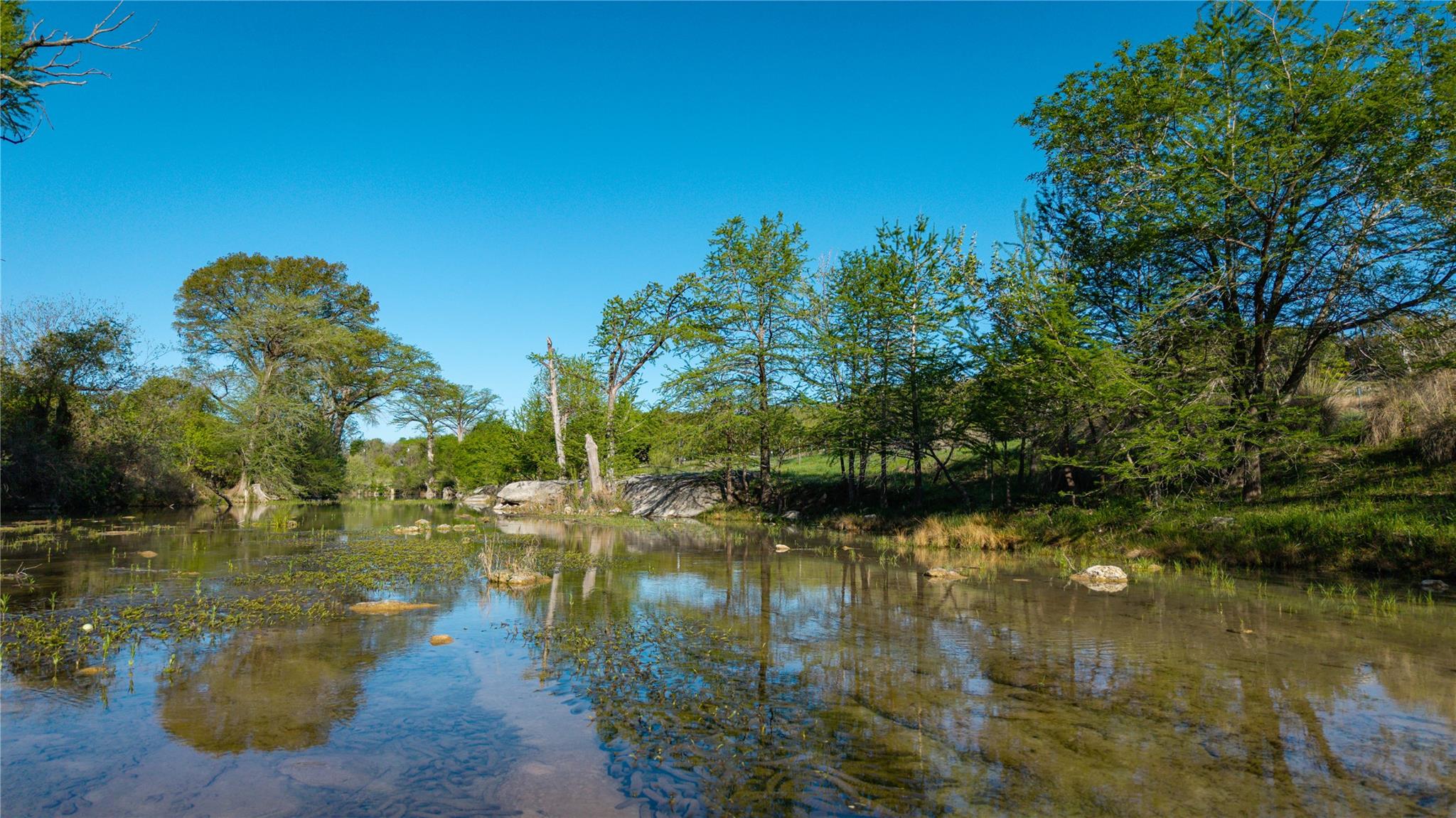 107 Edgewater Dr, Wimberley, TX 78676