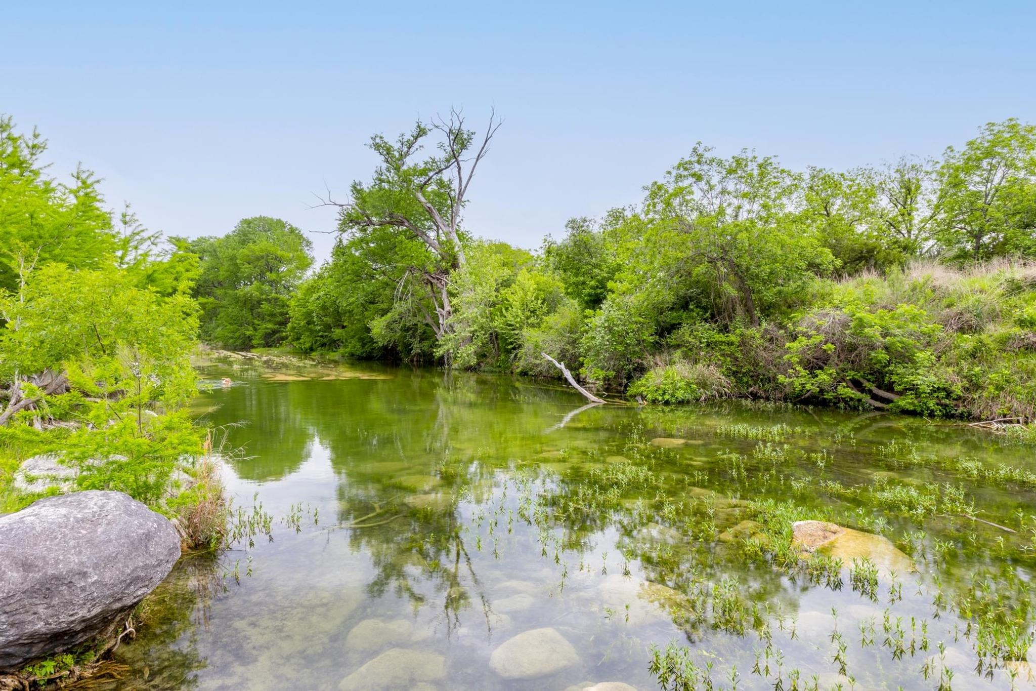 107 Edgewater Dr, Wimberley, TX 78676