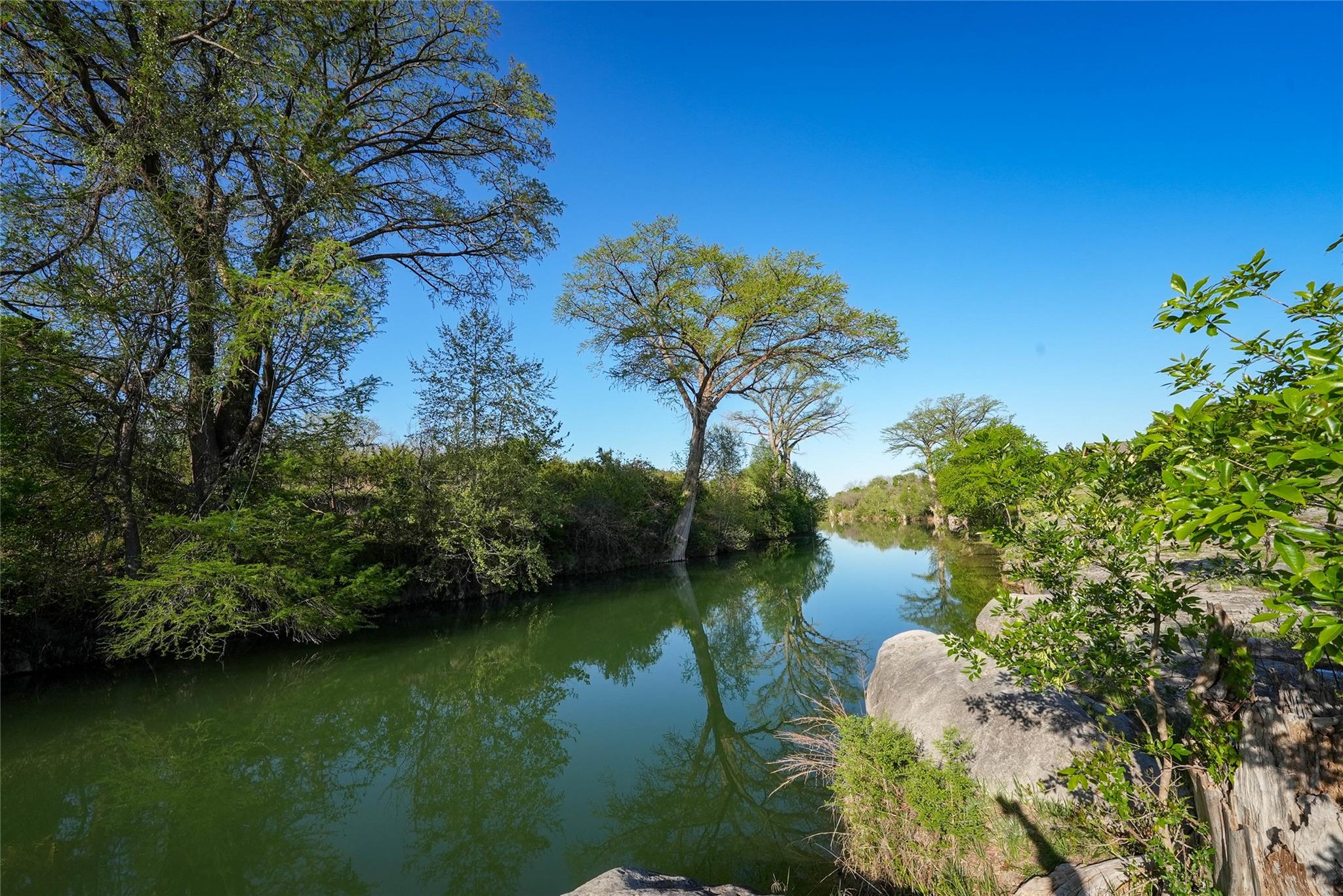 107 Edgewater Dr, Wimberley, TX 78676