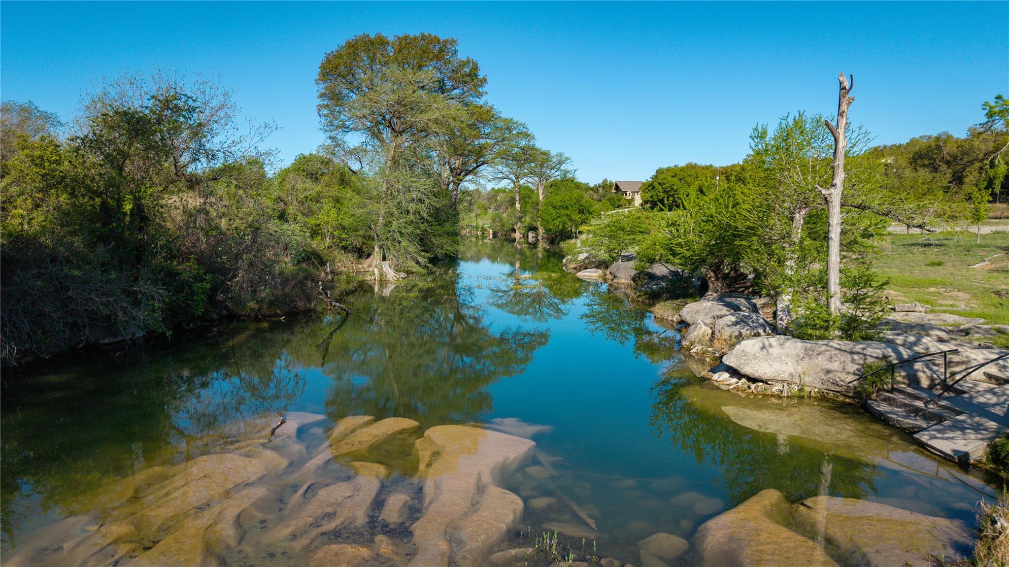 107 Edgewater Dr, Wimberley, TX 78676
