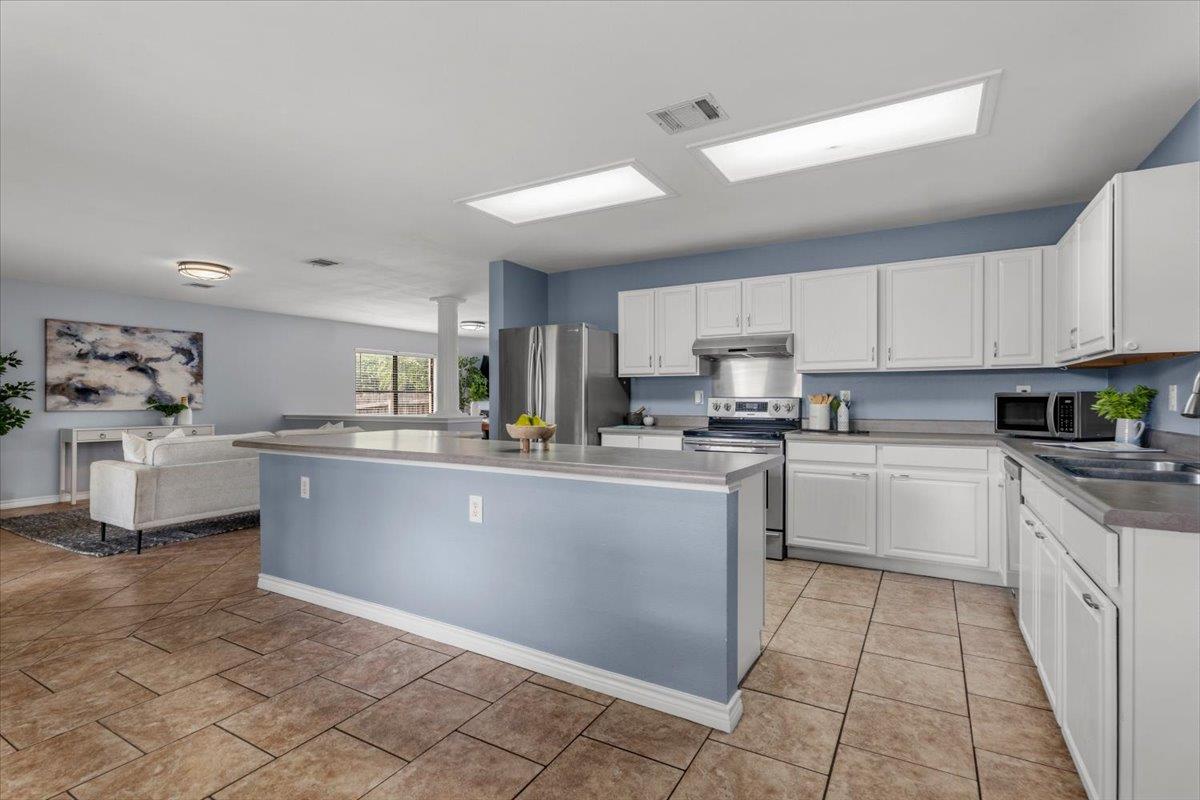 721 Justeford Dr, Pflugerville, TX 78660
