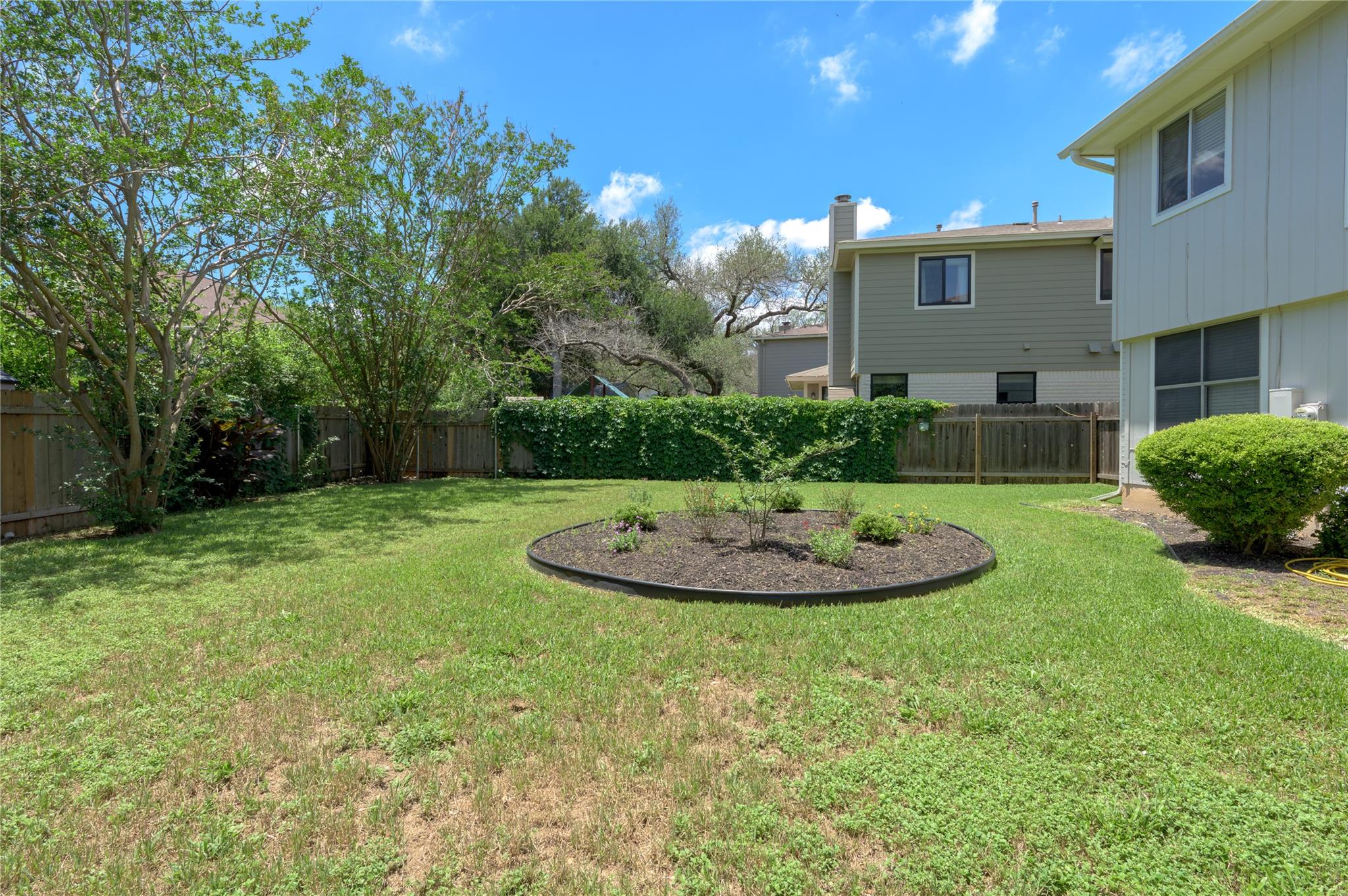 7601 Windrush Dr, Austin, TX 78729