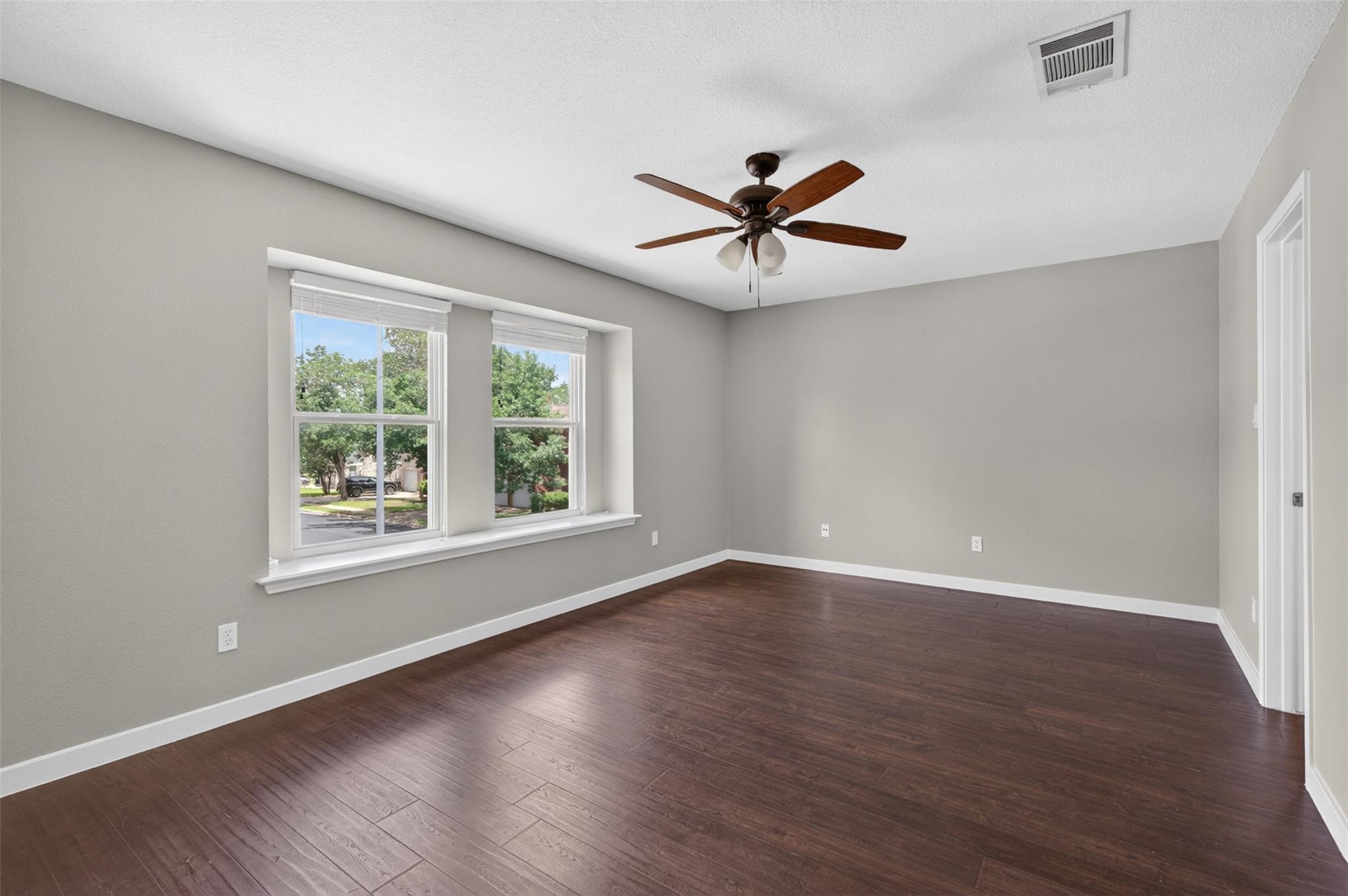 7601 Windrush Dr, Austin, TX 78729