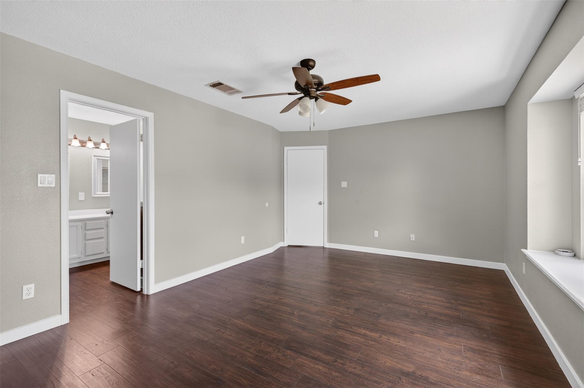 7601 Windrush Dr, Austin, TX 78729
