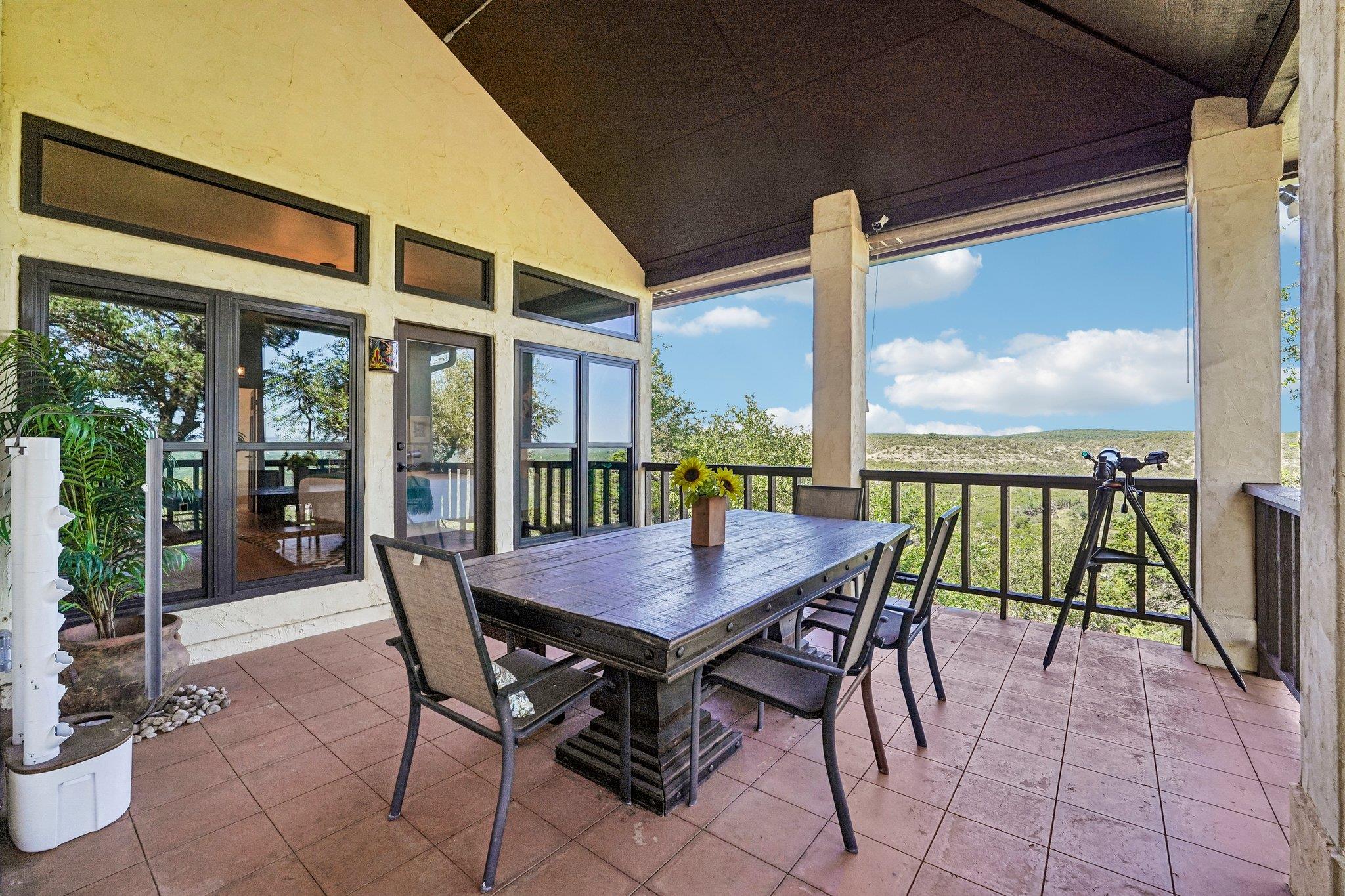 100 MESA Dr, Wimberley, TX 78676