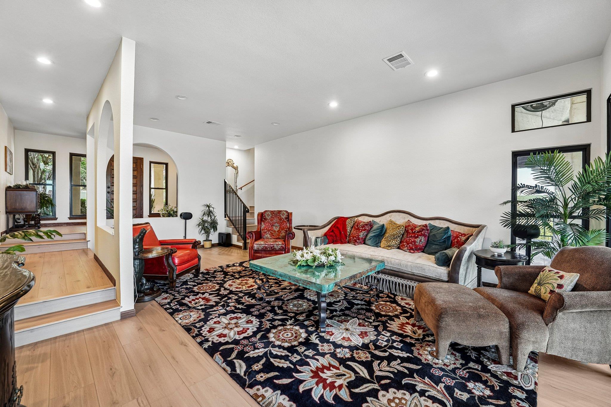 100 MESA Dr, Wimberley, TX 78676