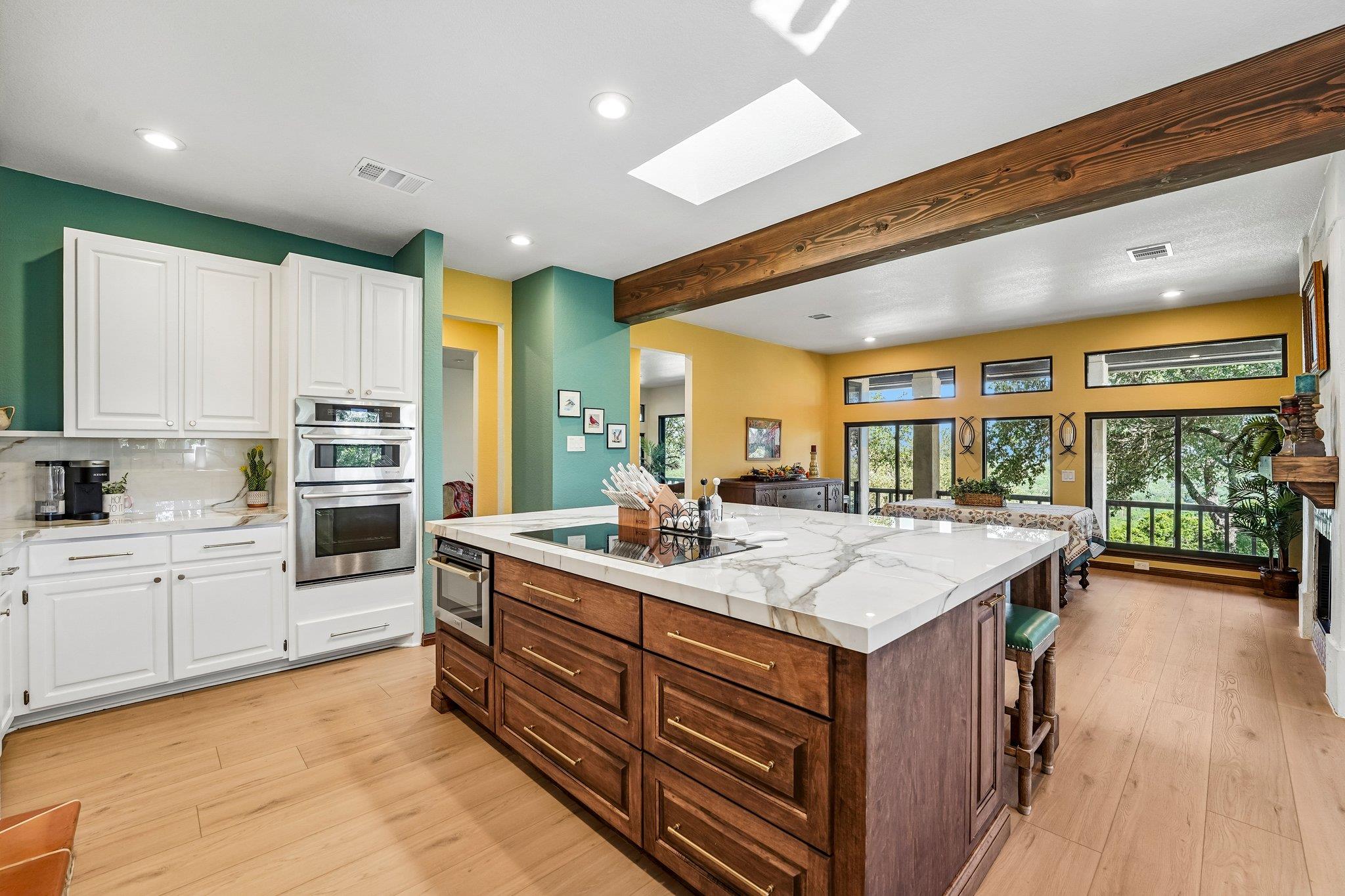 100 MESA Dr, Wimberley, TX 78676