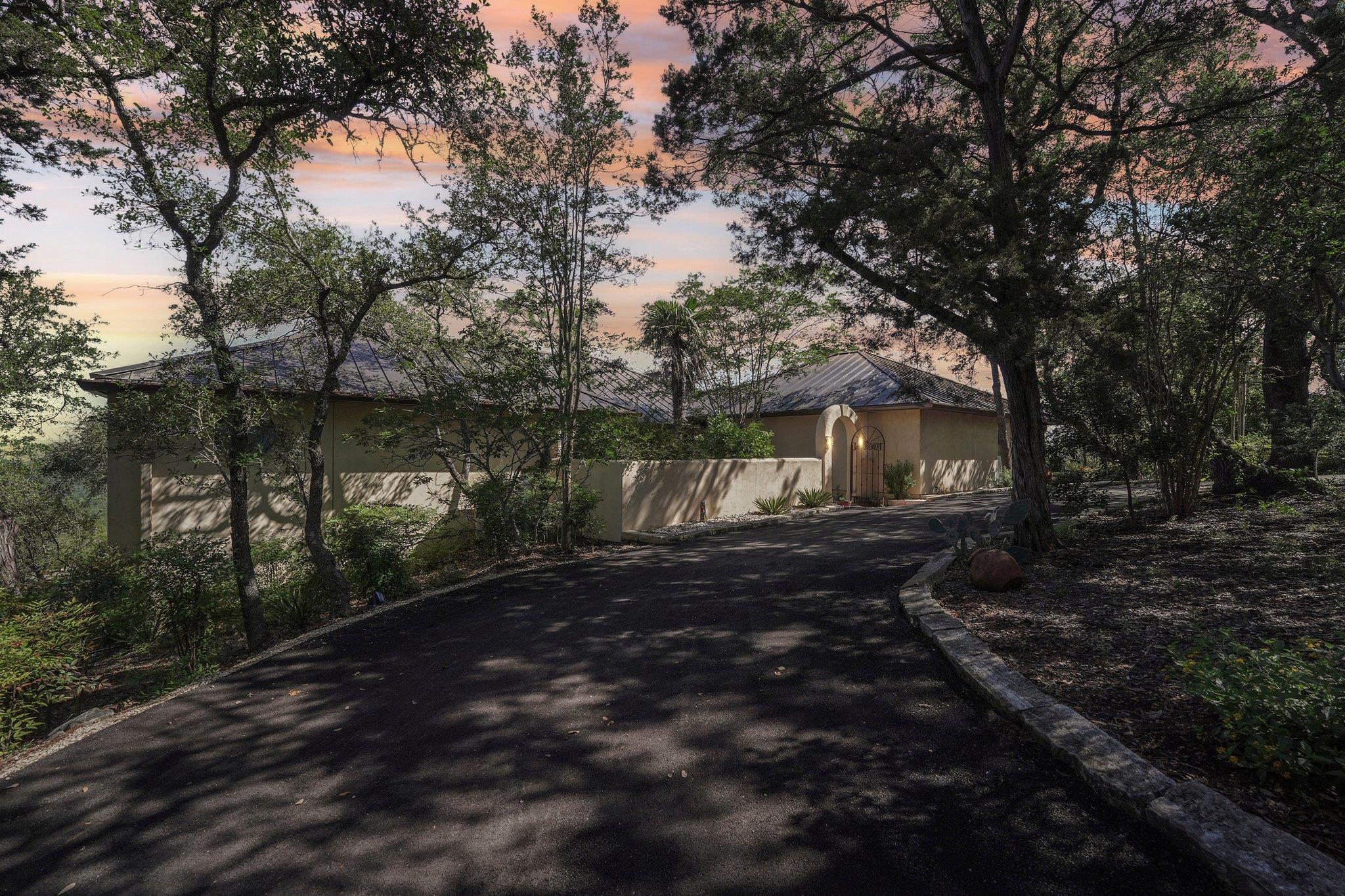 100 MESA Dr, Wimberley, TX 78676