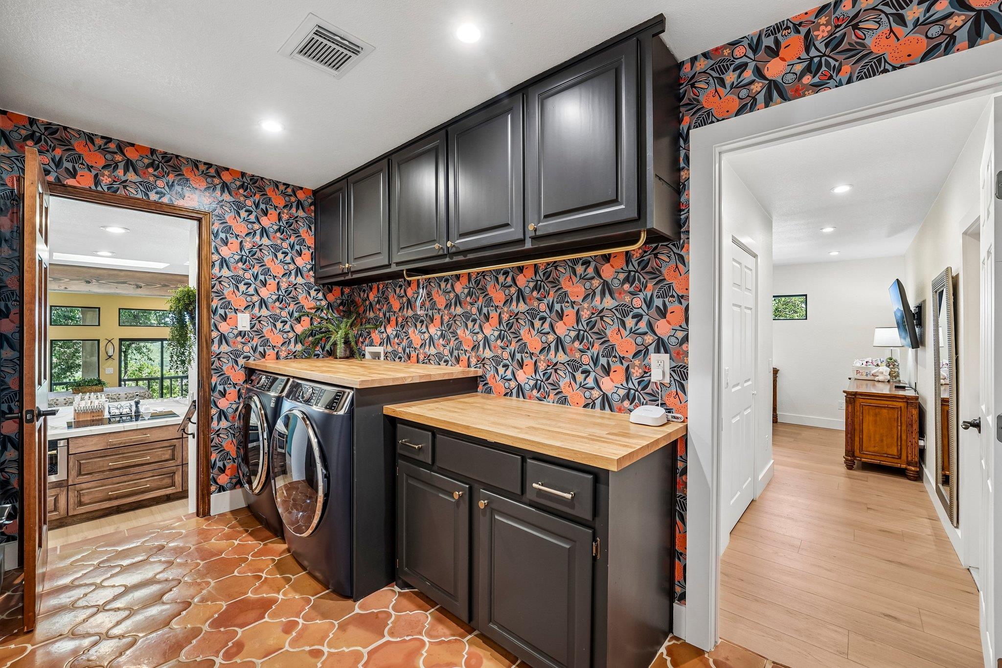 100 MESA Dr, Wimberley, TX 78676