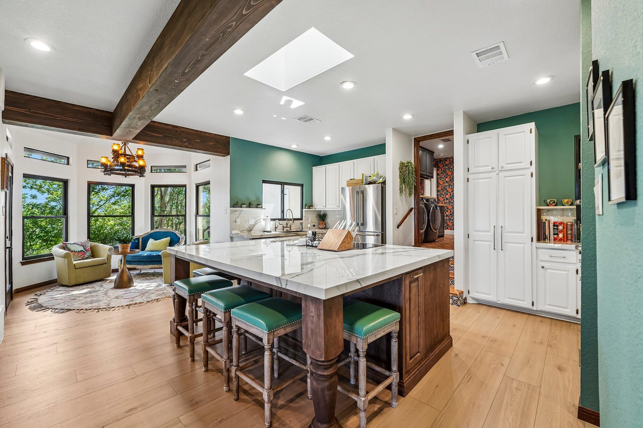 100 MESA Dr, Wimberley, TX 78676