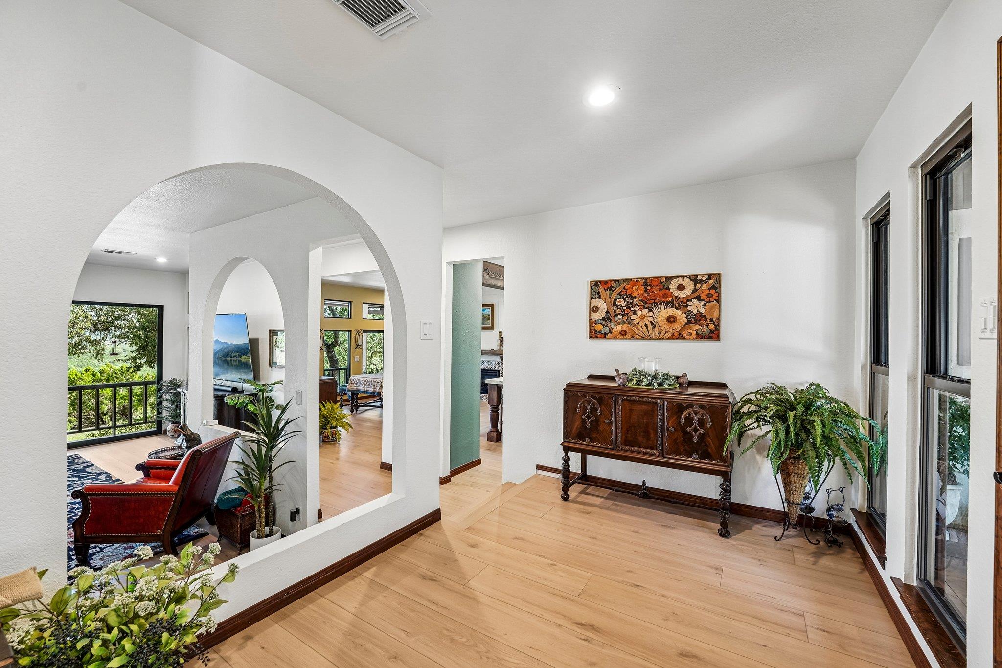 100 MESA Dr, Wimberley, TX 78676